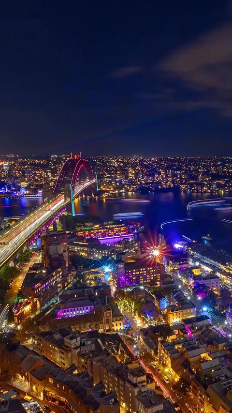 Sydney at night hits different during Vivid