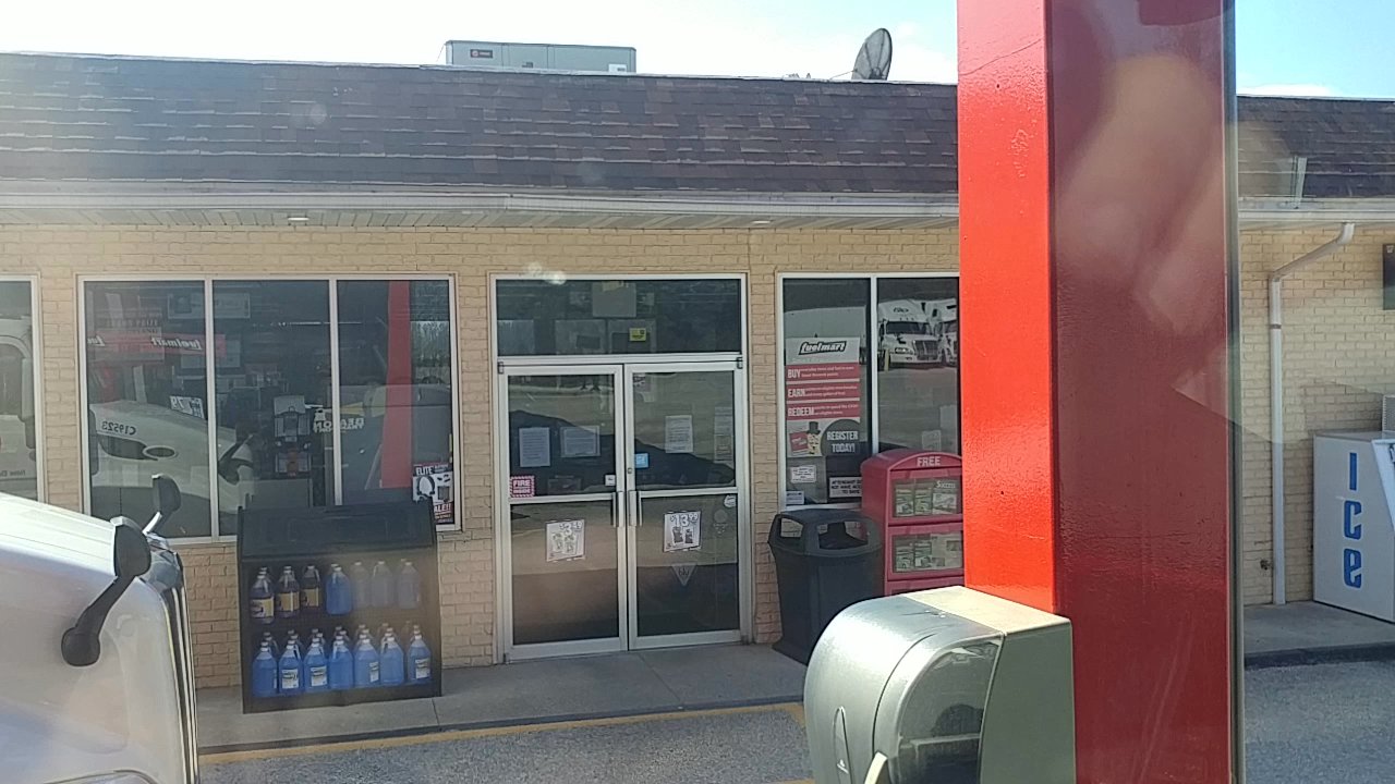 Fuel Mart 783 - my usual stop for beverage - Gas Stations Near Me - Austin, Indiana
