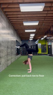 Correcting mistakes in handstand drills