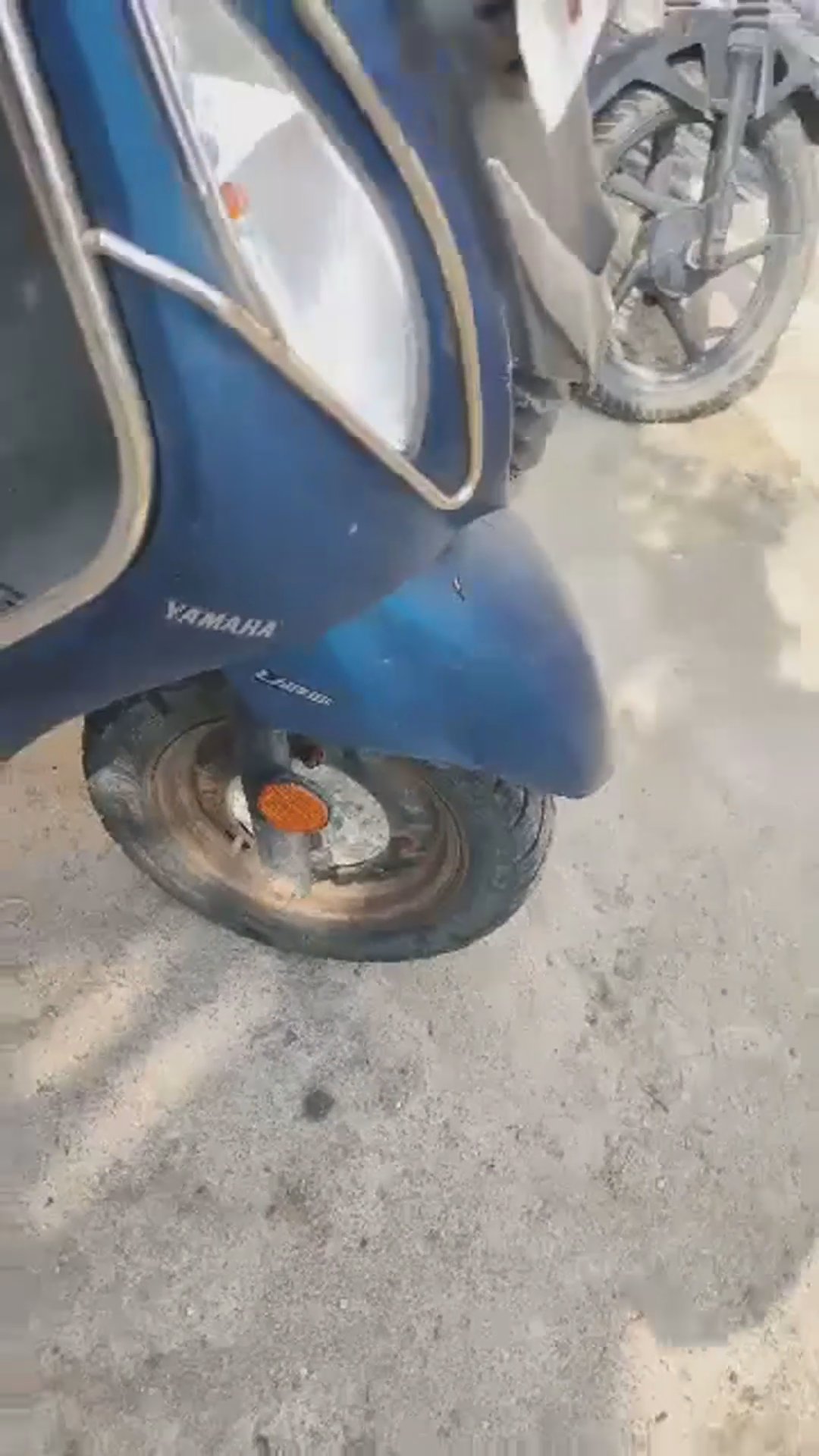 Walk-around video thumbnail