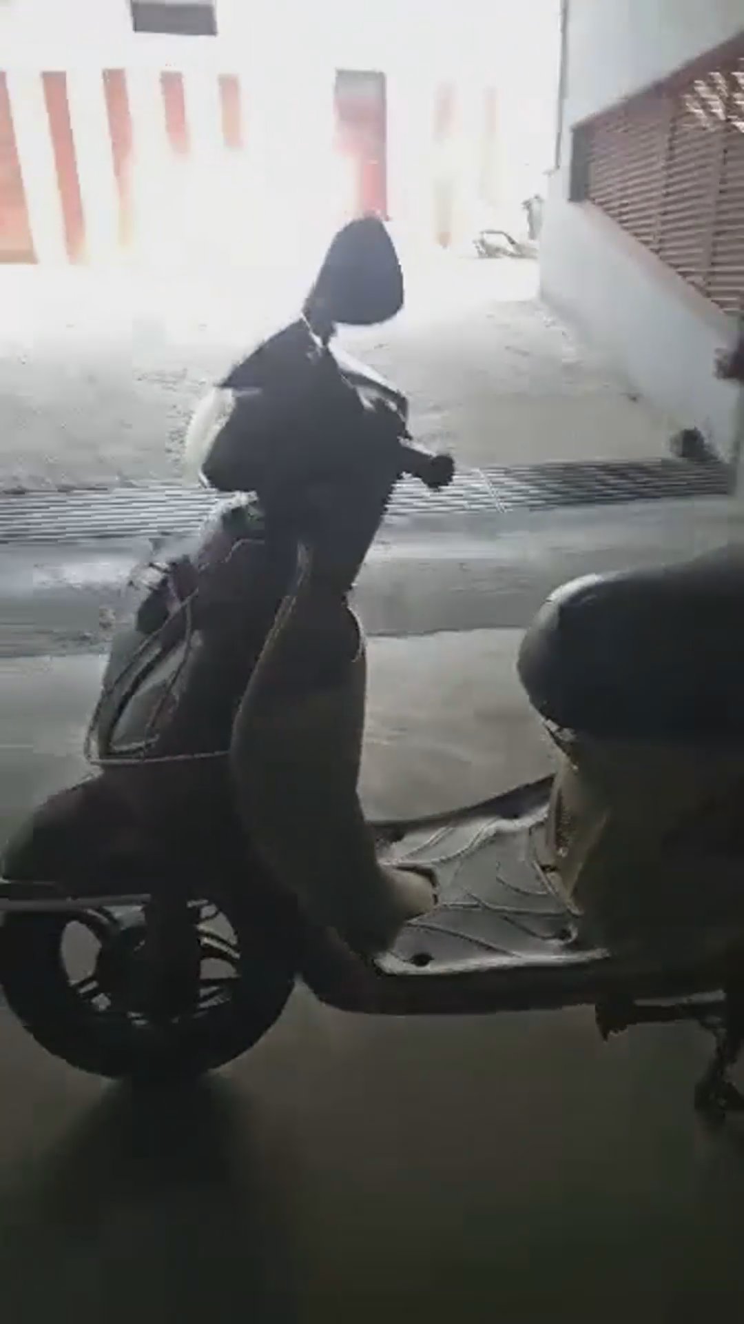 Walk-around video thumbnail