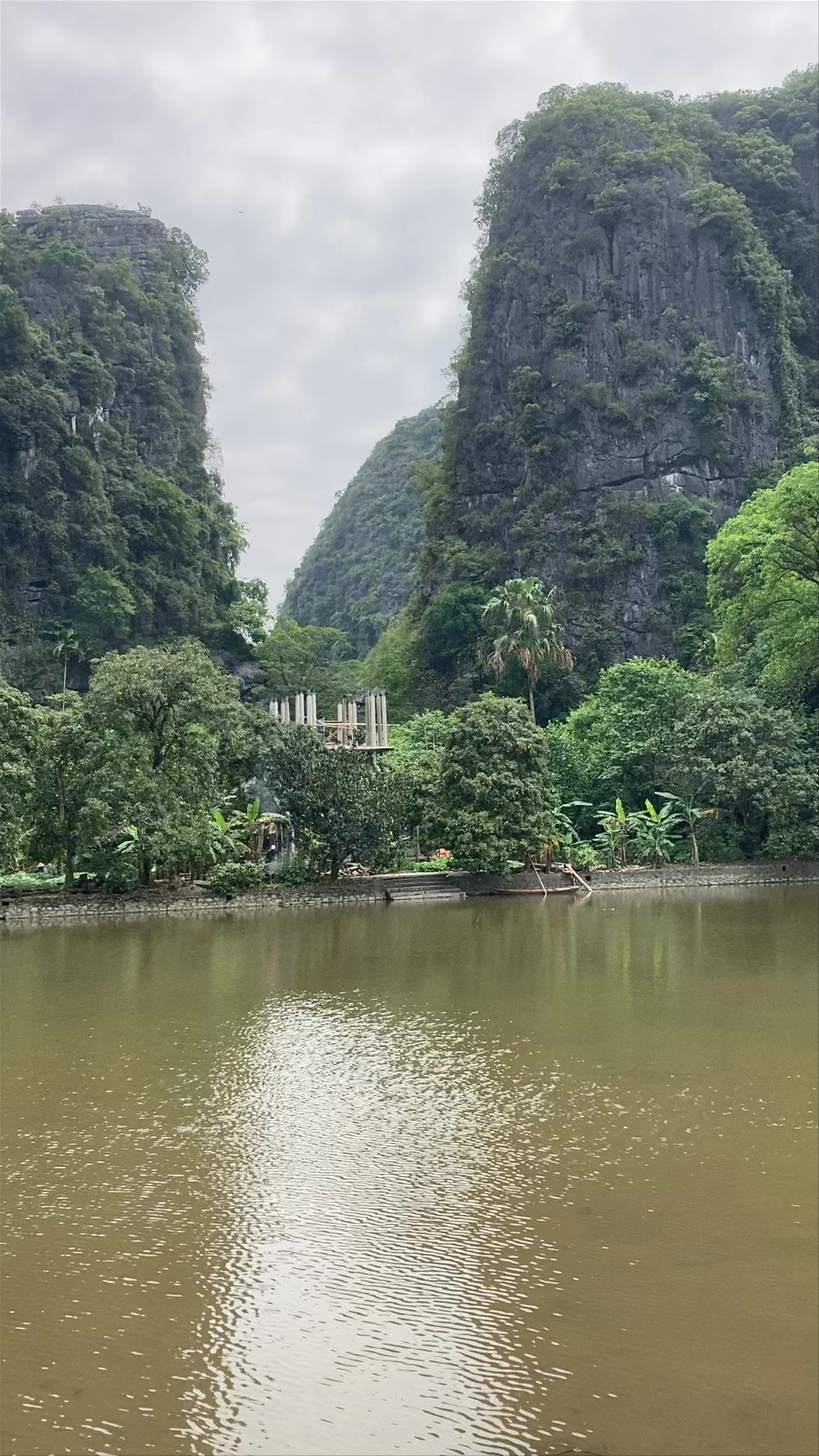 Bich Dong Pagoda: A Serene Spiritual Escape Amidst Limestone Cliffs in Ninh Bình, Vietnam