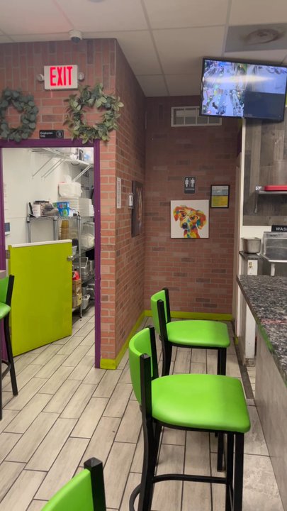 Lowhaa - Interior of store - Salad Near Me - Hollywood, Florida