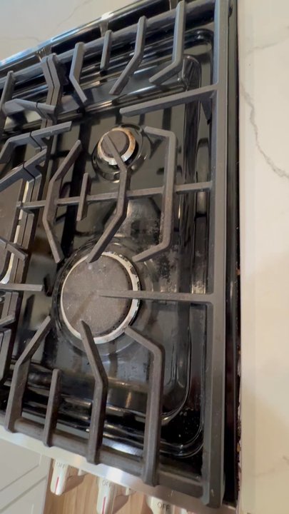 Melissa Cleaning Services - "Slight oversights" Melissa missed on a move out clean on an empty home. - Home Cleaning Near Me