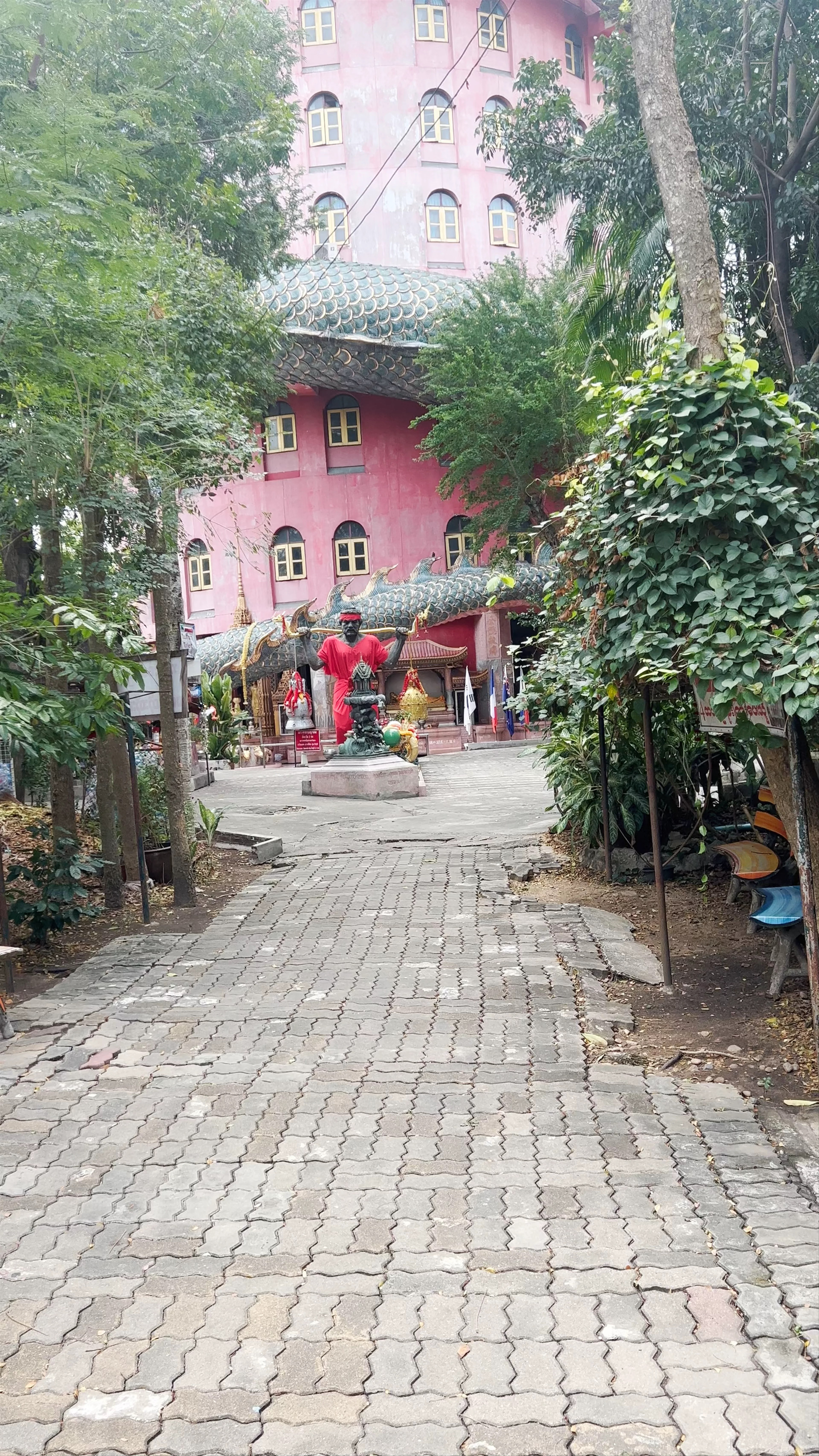 Wat Samphran