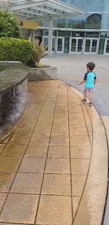Kent Station - Fountain in main Pavillion area - Shopping Centers Near Me - Kent, Washington