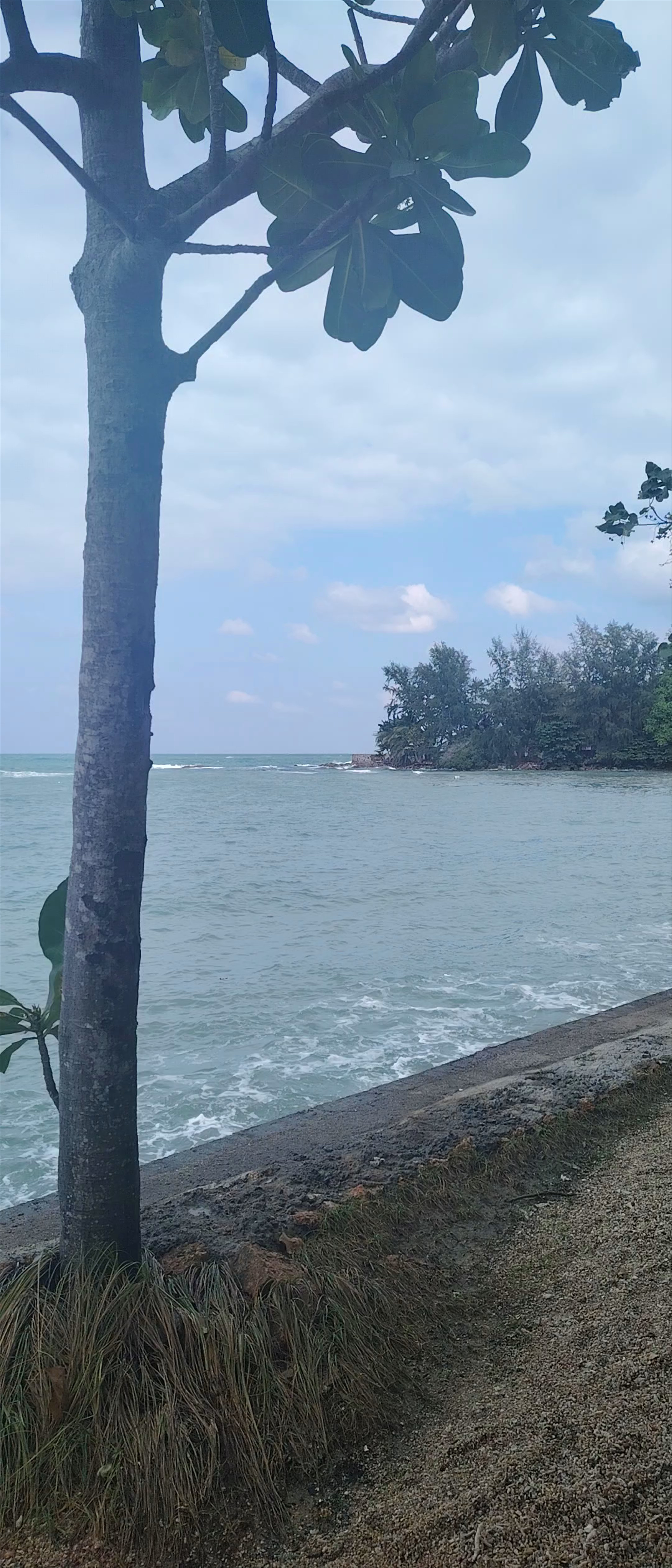 Haad Khom Beach: Serene Coastal Escape on Ko Pha-ngan, Thailand