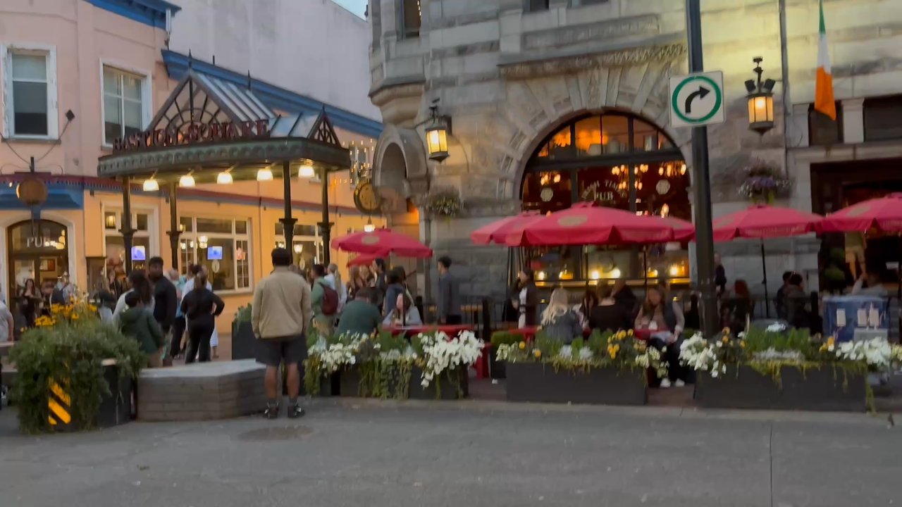 Victoria - Government Street, very lively - Landmarks & Historical Buildings Near Me