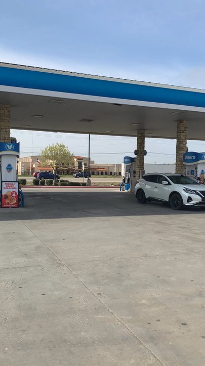 Valero - 04/04/22- FR Monday - Gas Stations Near Me - Aubrey, Texas