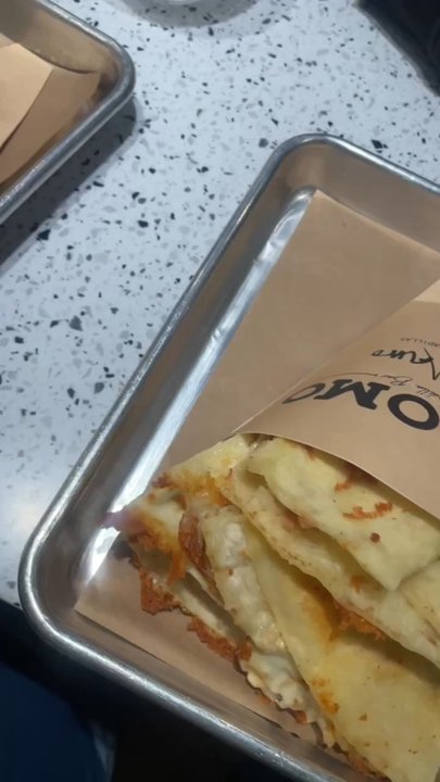 Plomo Quesadilla Bar - Chicken quesadilla - Mexican Near Me - Dallas, Texas