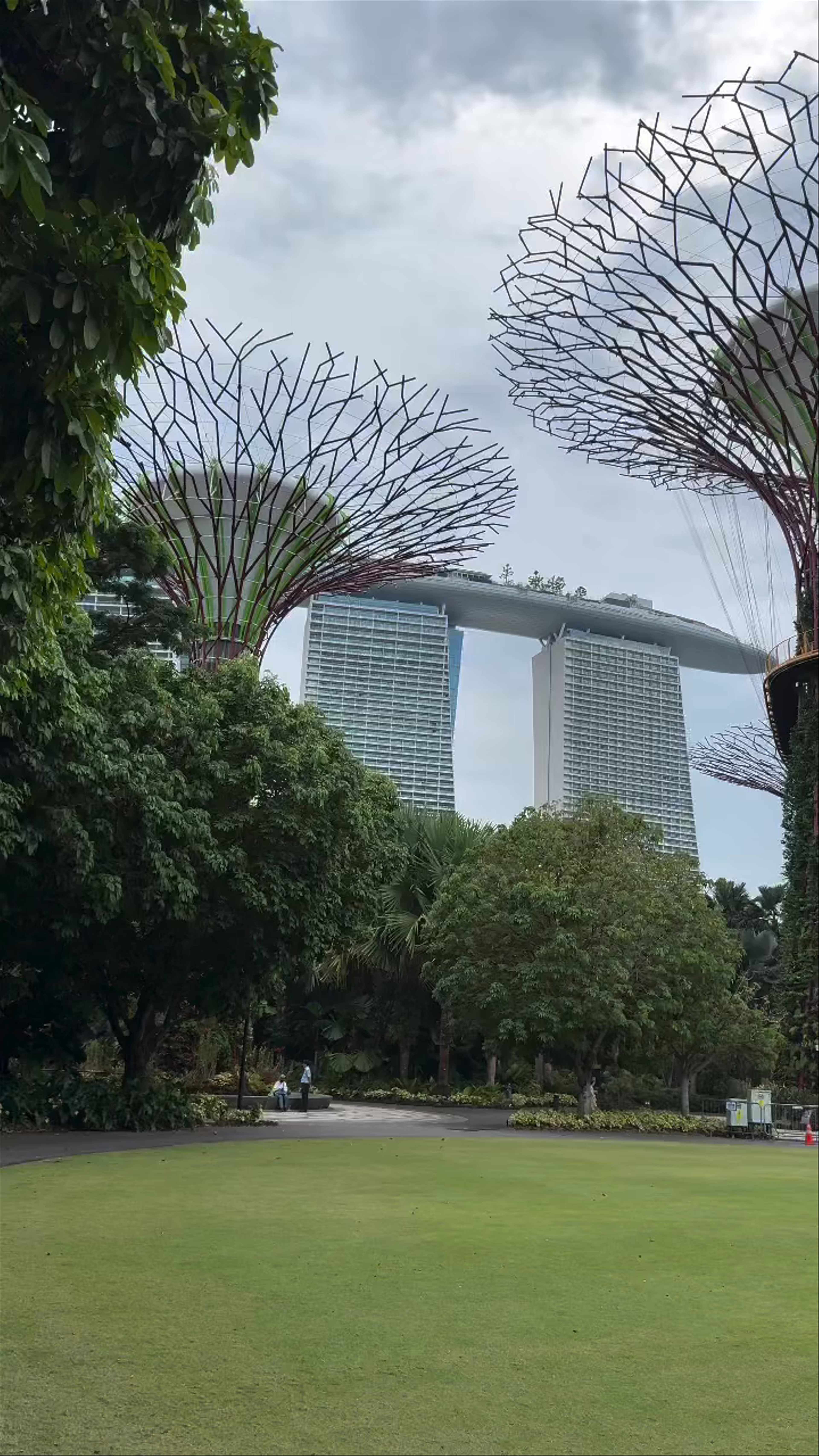 Marina Gardens Drive