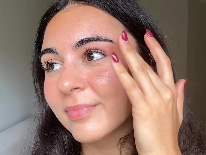 BEAUTY / MAKEUP