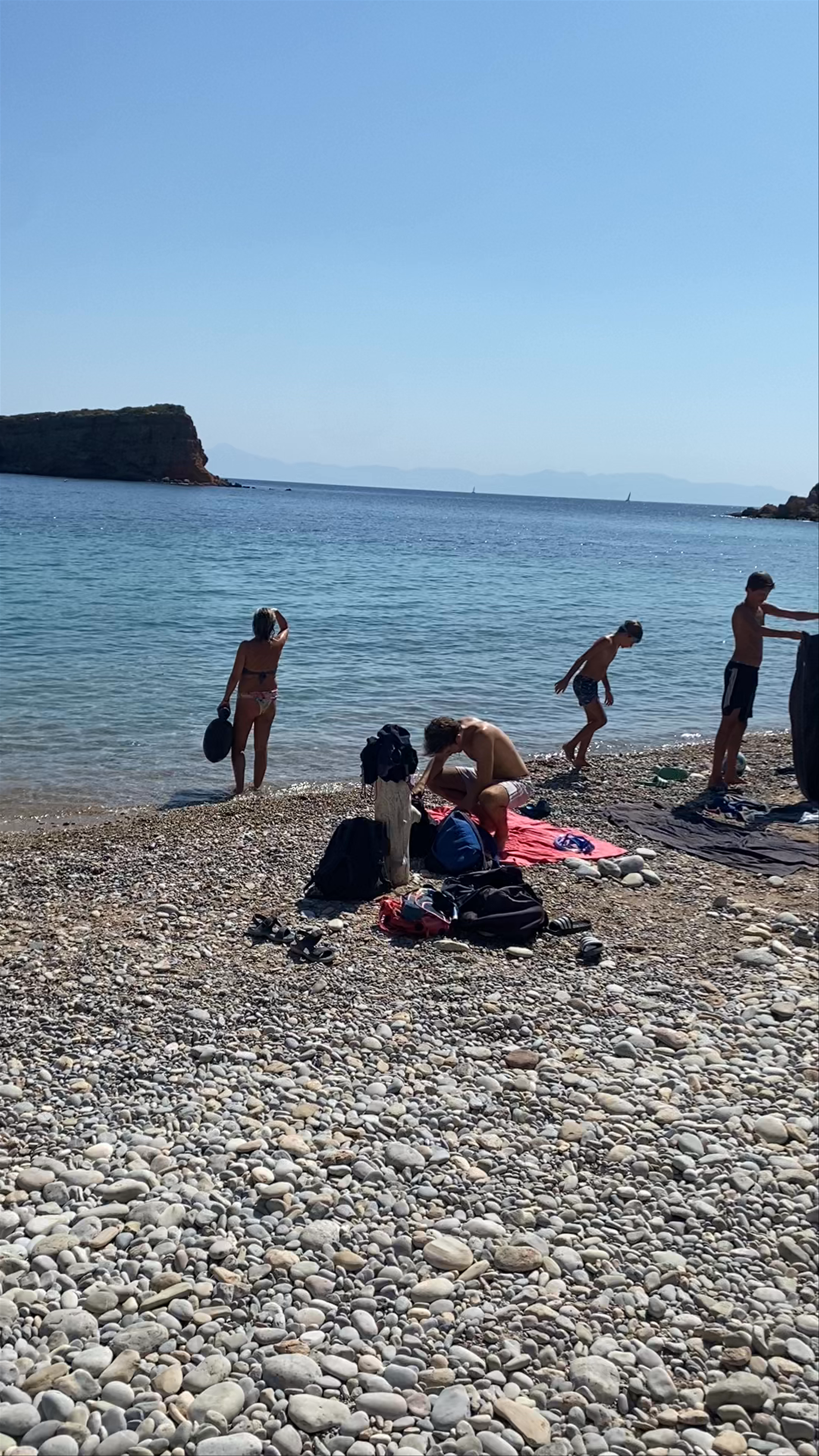 Kokkinokastro Beach Bar: Sun-Kissed Pebble Beaches of Alonnisos, Greece