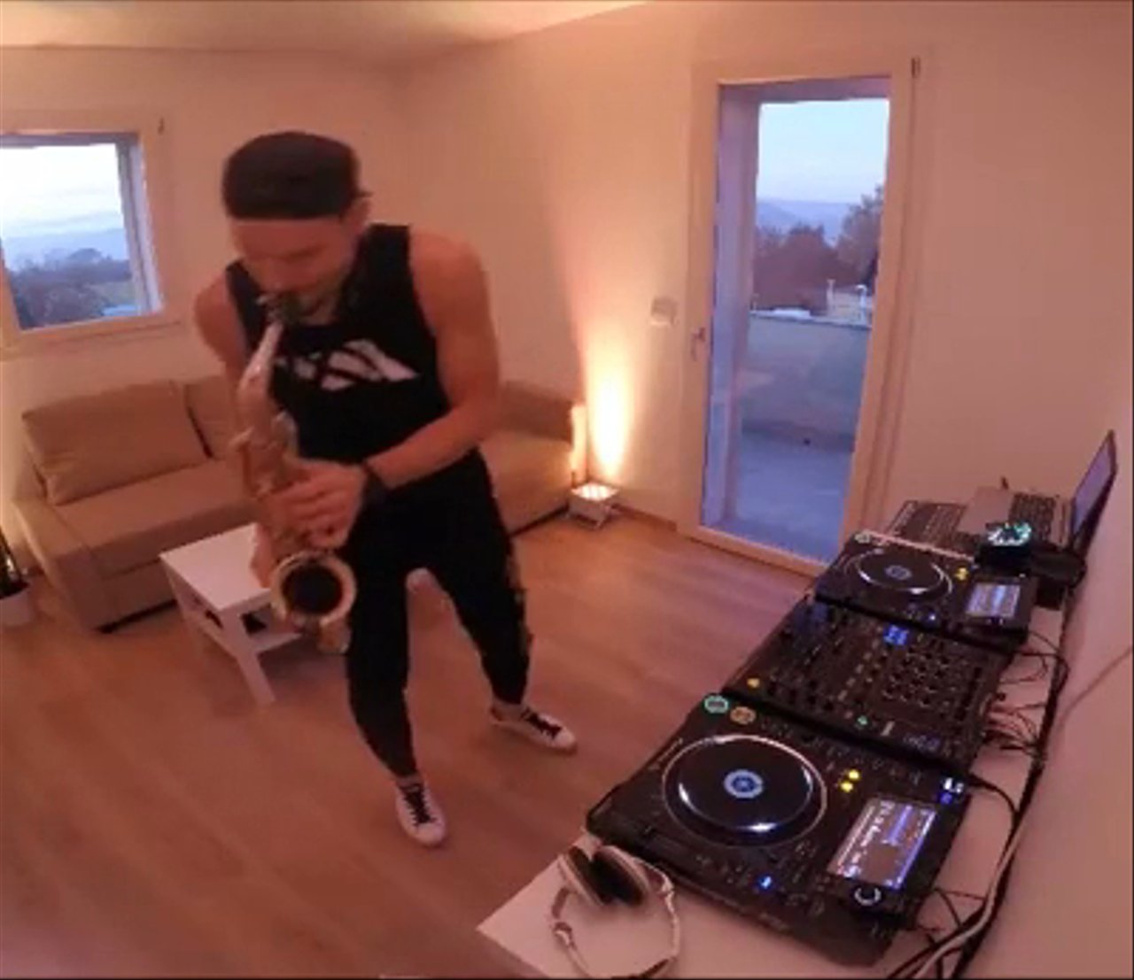 Tuscany Sax & DJ - Solo 2 - video