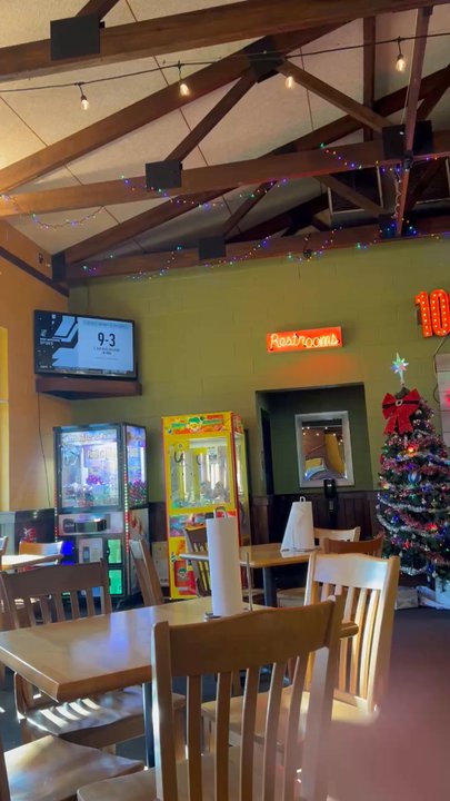 Fuddruckers - Burgers Near Me - Sevierville, Tennessee