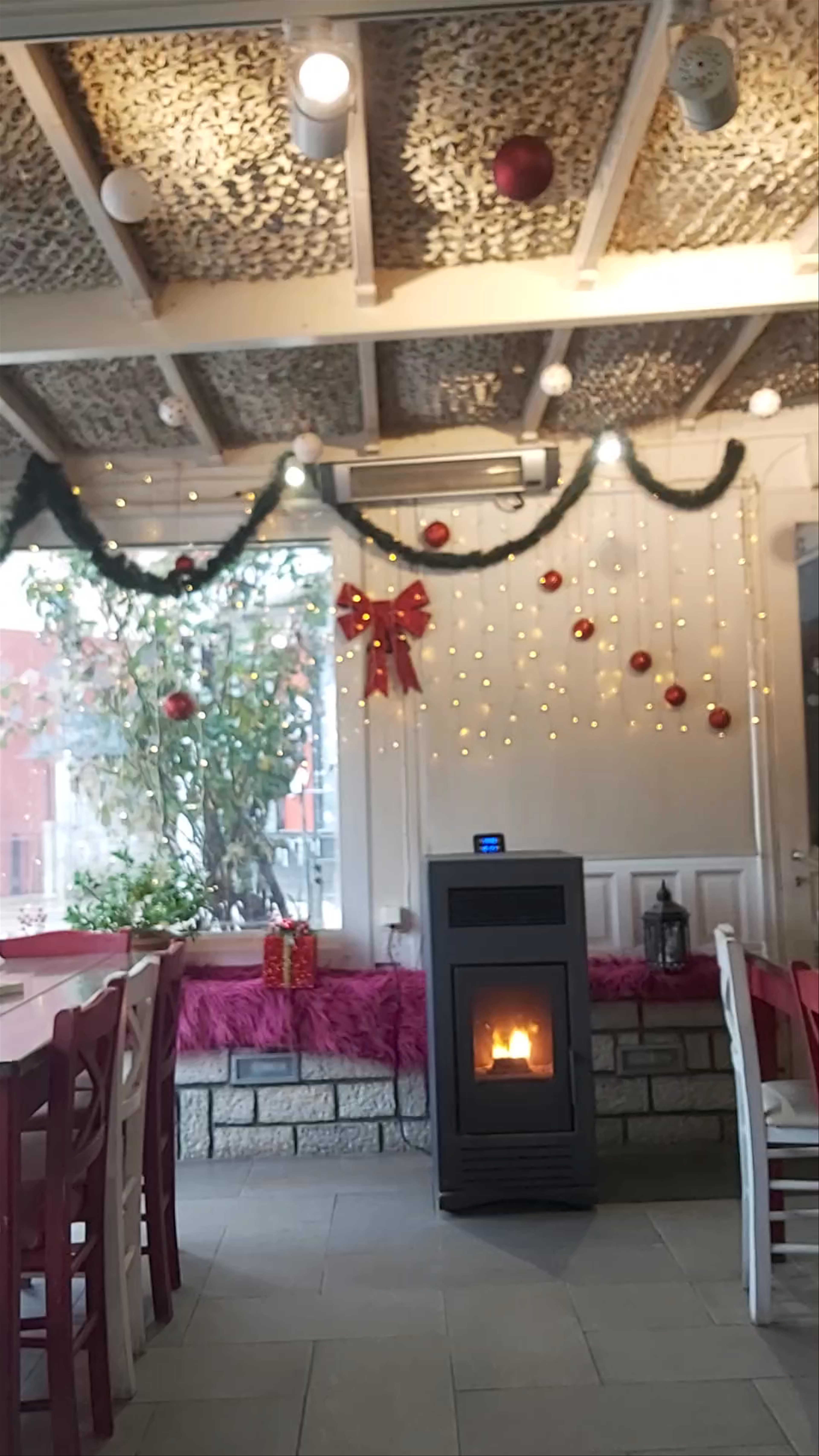 Cozy Winter Retreat at Aspasia Café in Votonosi, Greece