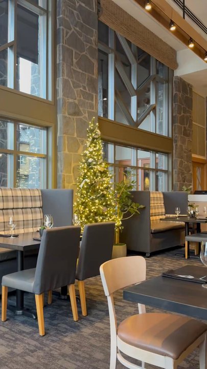 Grill & Vine - Inside the restaurant - American Near Me - Whistler, British Columbia