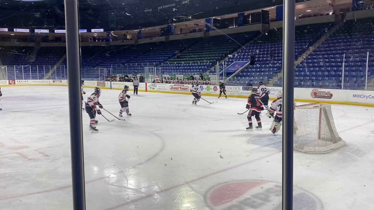 Max Munroe: SPA Right place right time.