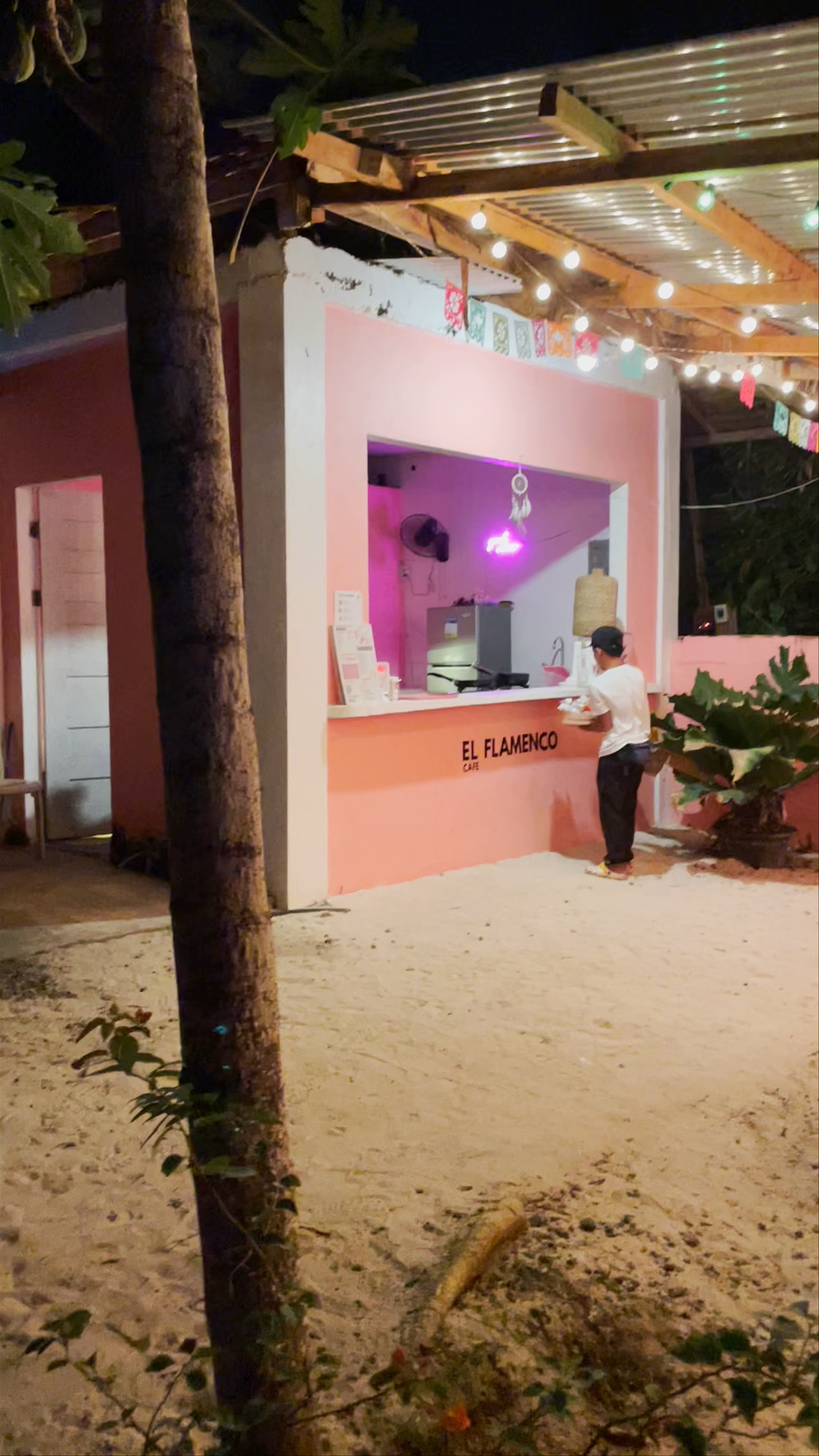 EL FLAMENCO CAFE & MEXICAN RESTOBAR