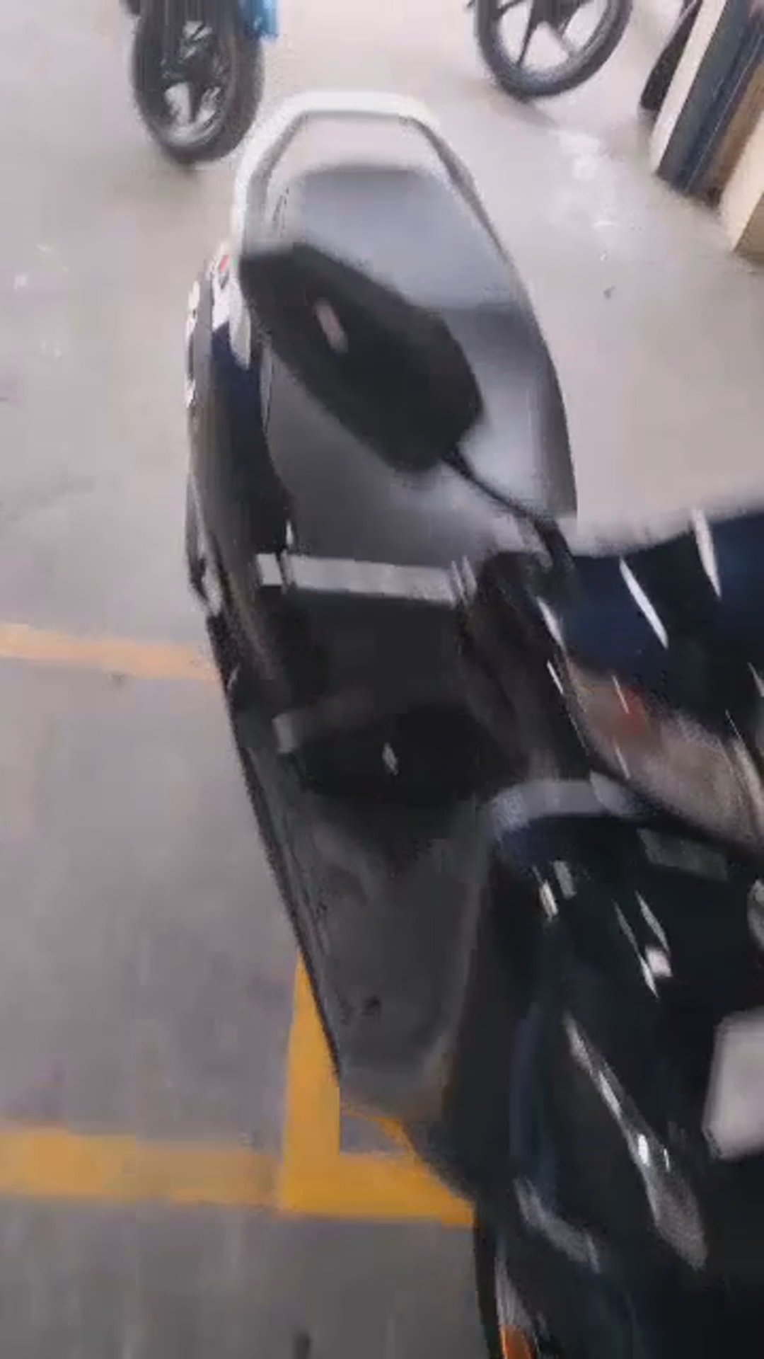 Walk-around video thumbnail