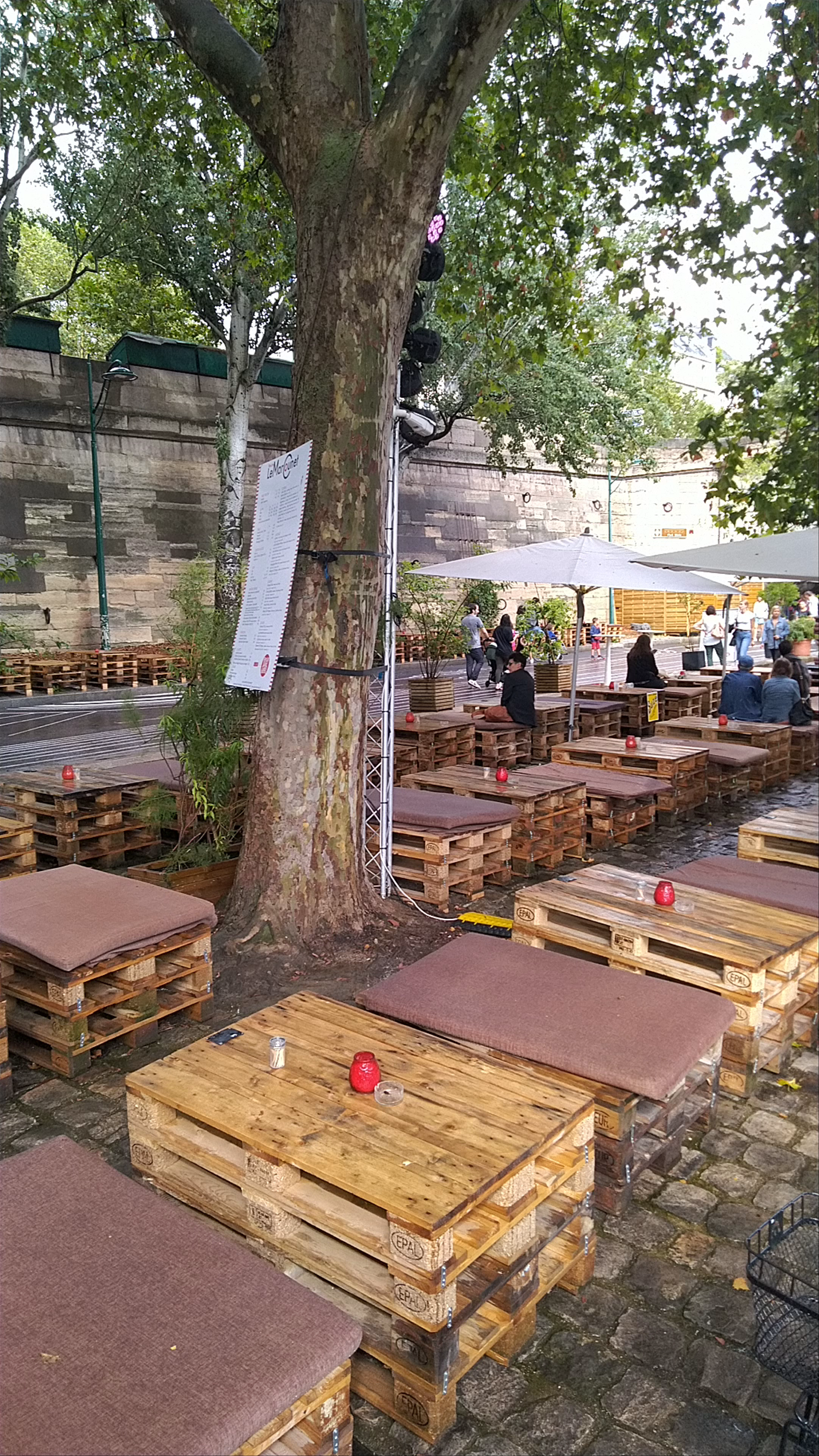 Péniche Marcounet: Quaint Riverside Dining in Paris