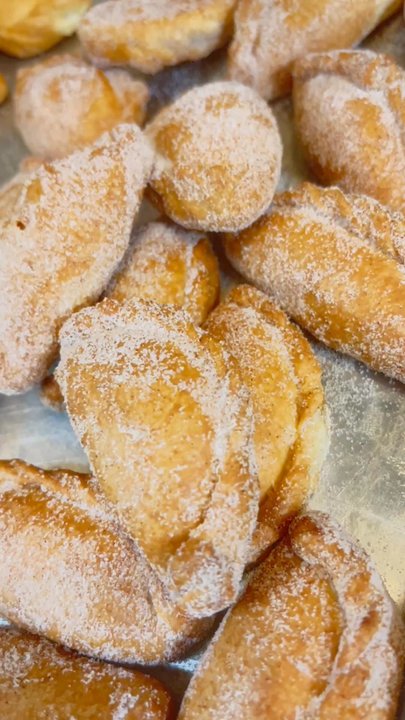 Tamale House Factory - Empanadas De cajeta y Piña . - Breakfast & Brunch Near Me - Pasadena, Texas