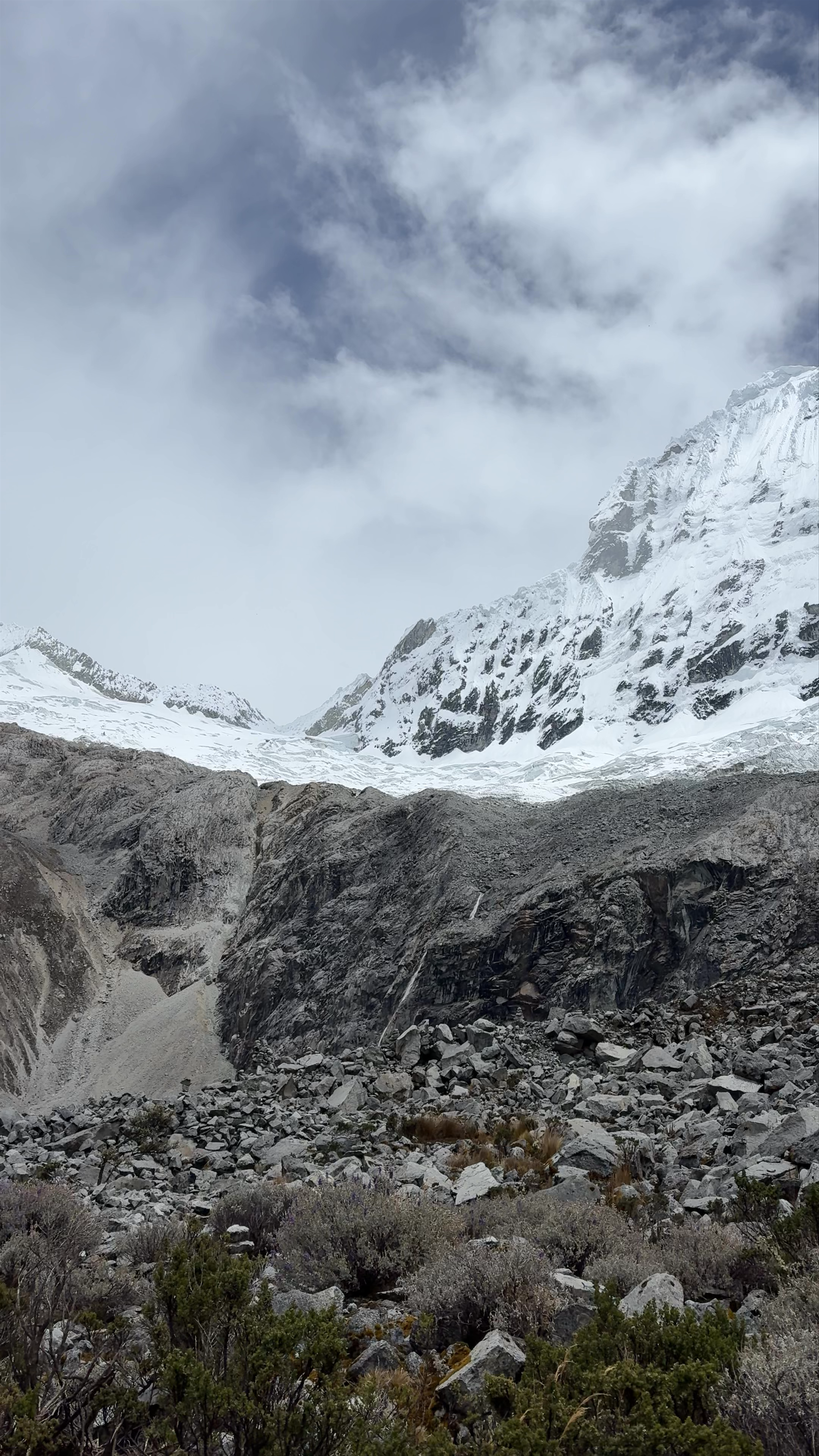 Laguna Consuelo: Majestic Mountain Escape in Yungay, Peru