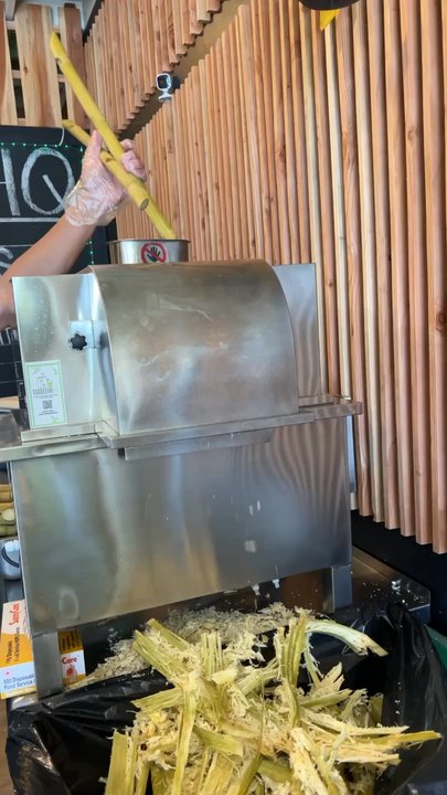 Sugarcane HQ - Sugar canes getting juiced - Juice Bars & Smoothies Near Me - San Bruno, California
