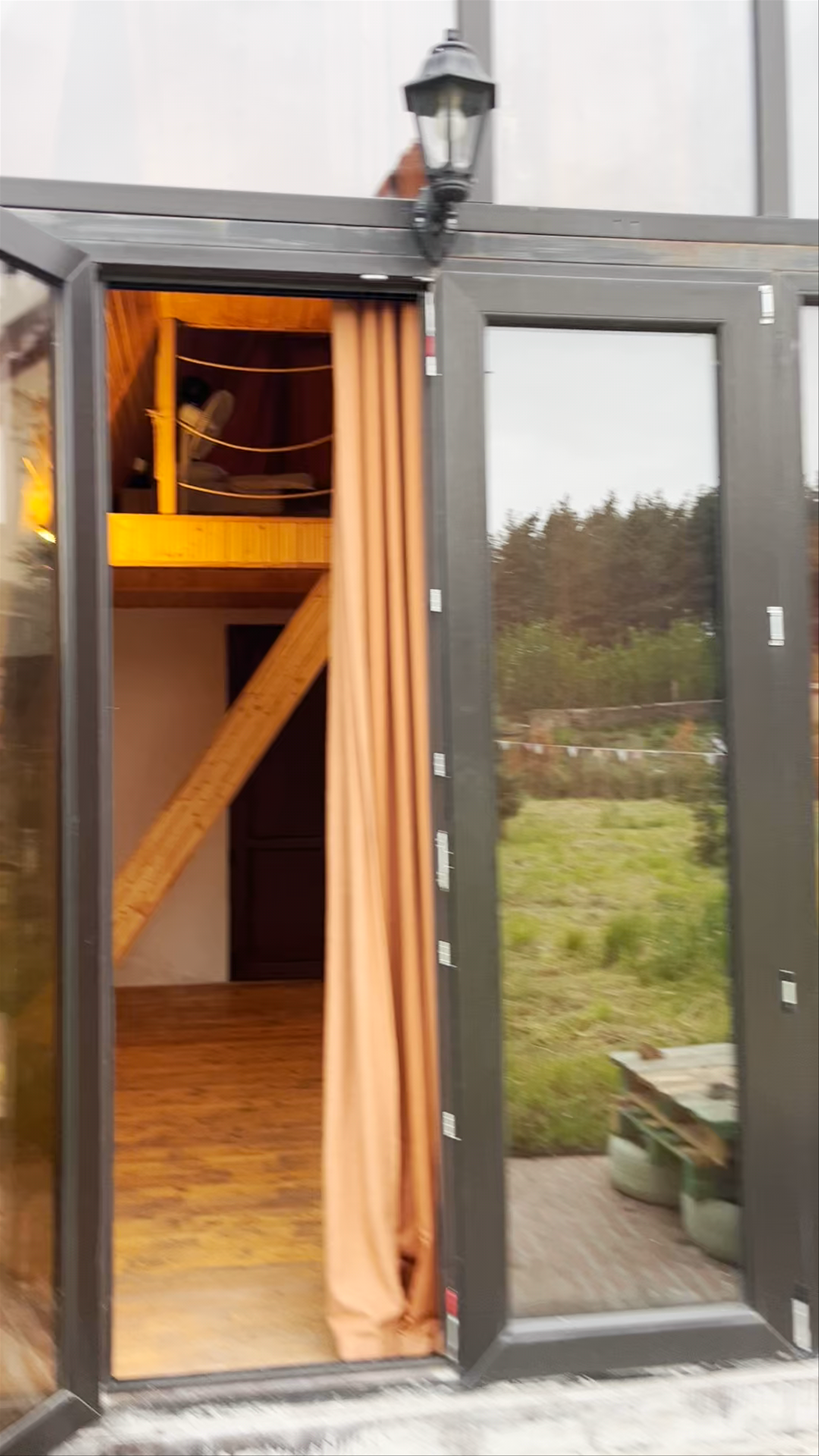 JA-GE. ჟა-ღე