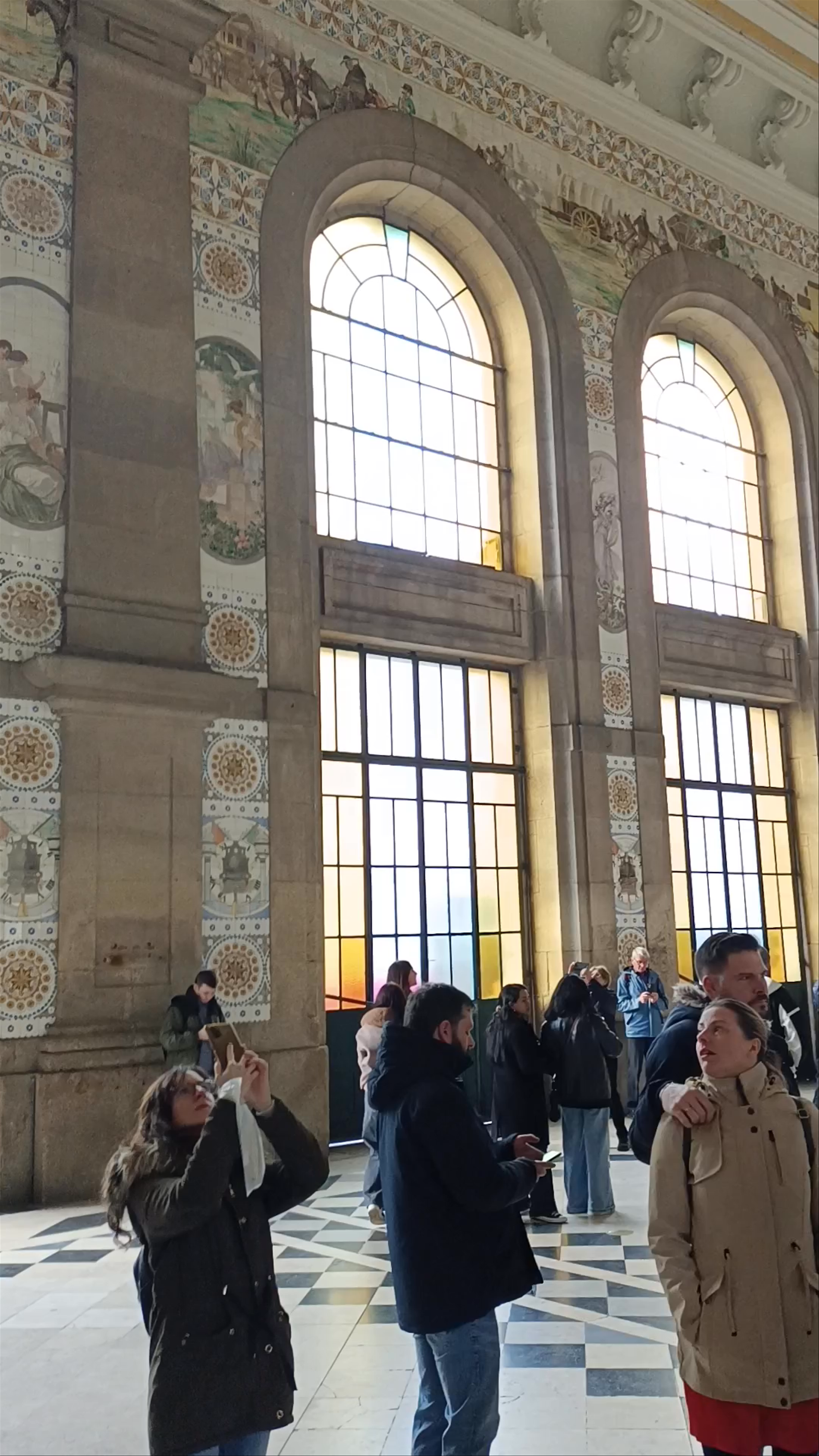Estação de Comboios de São Bento: Historic Train Station in Porto