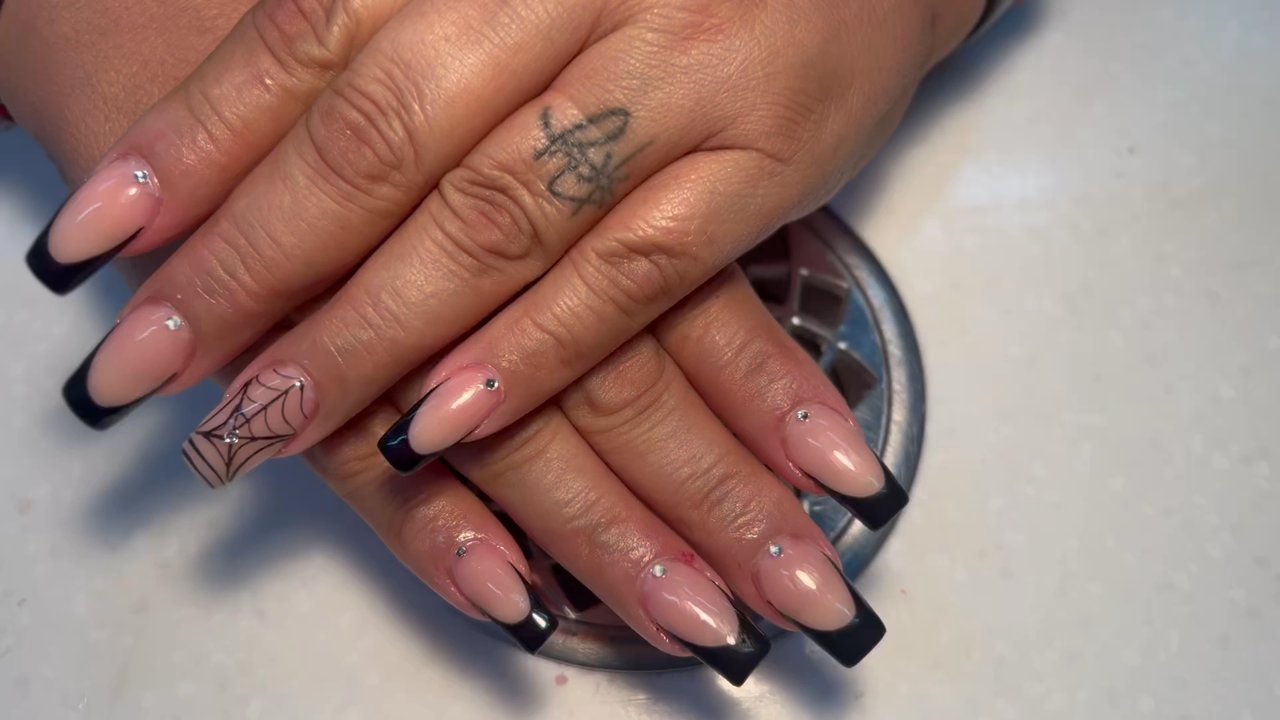 Legend Nails - Nail Salons Near Me - Toppenish, Washington