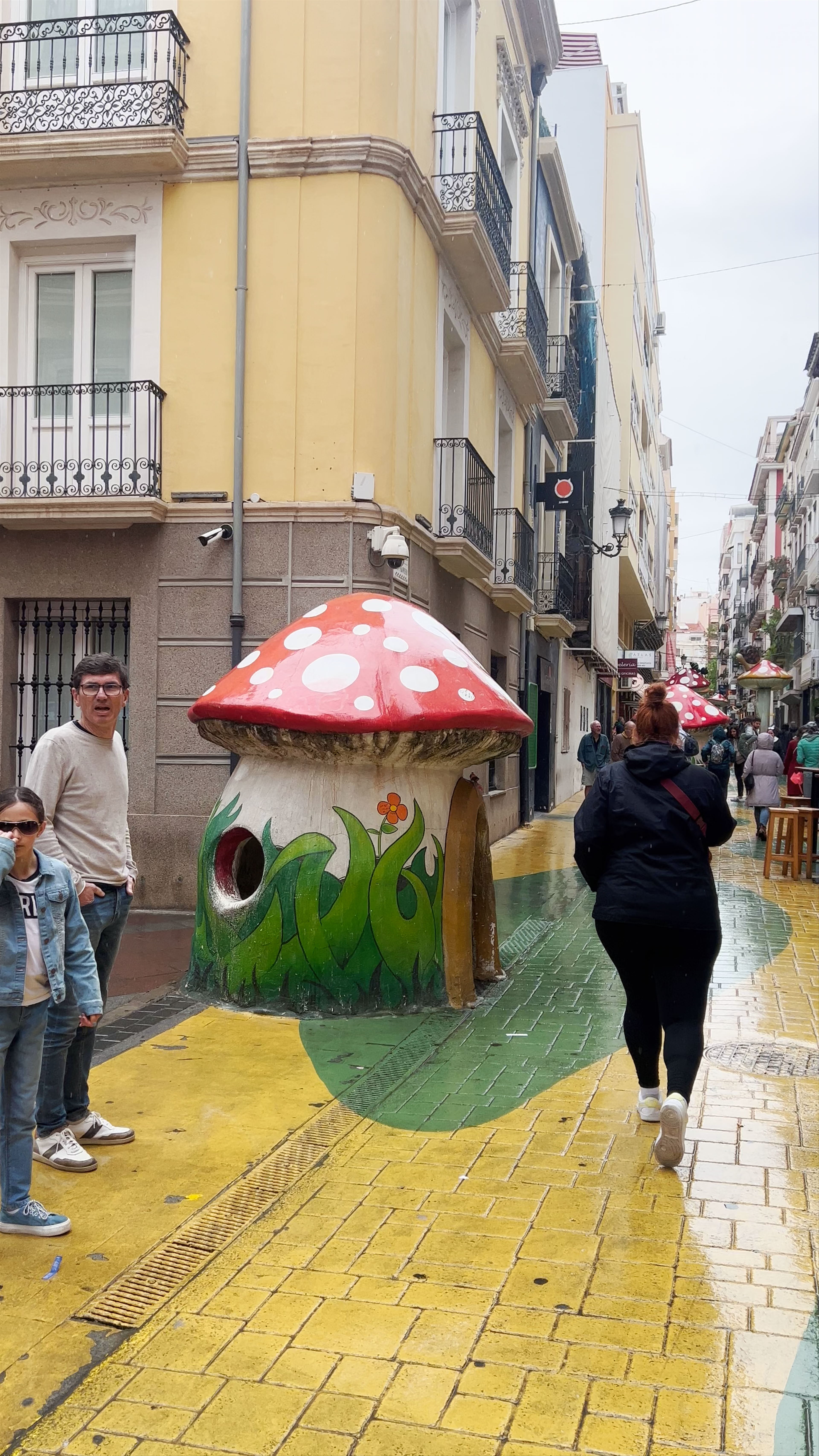 Discover Calle de Las Setas: The Colorful Heart of Alicante