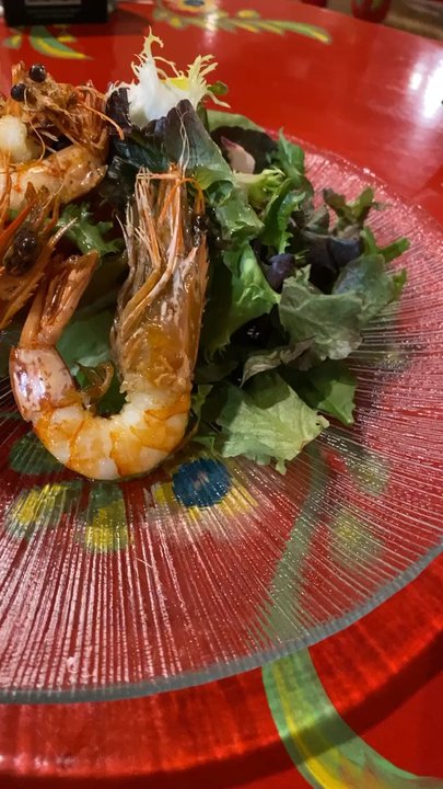 La Taberna de La Dehesa - Avocado and tomato salad with prawns - Beer Bar Near Me - Seville, SE
