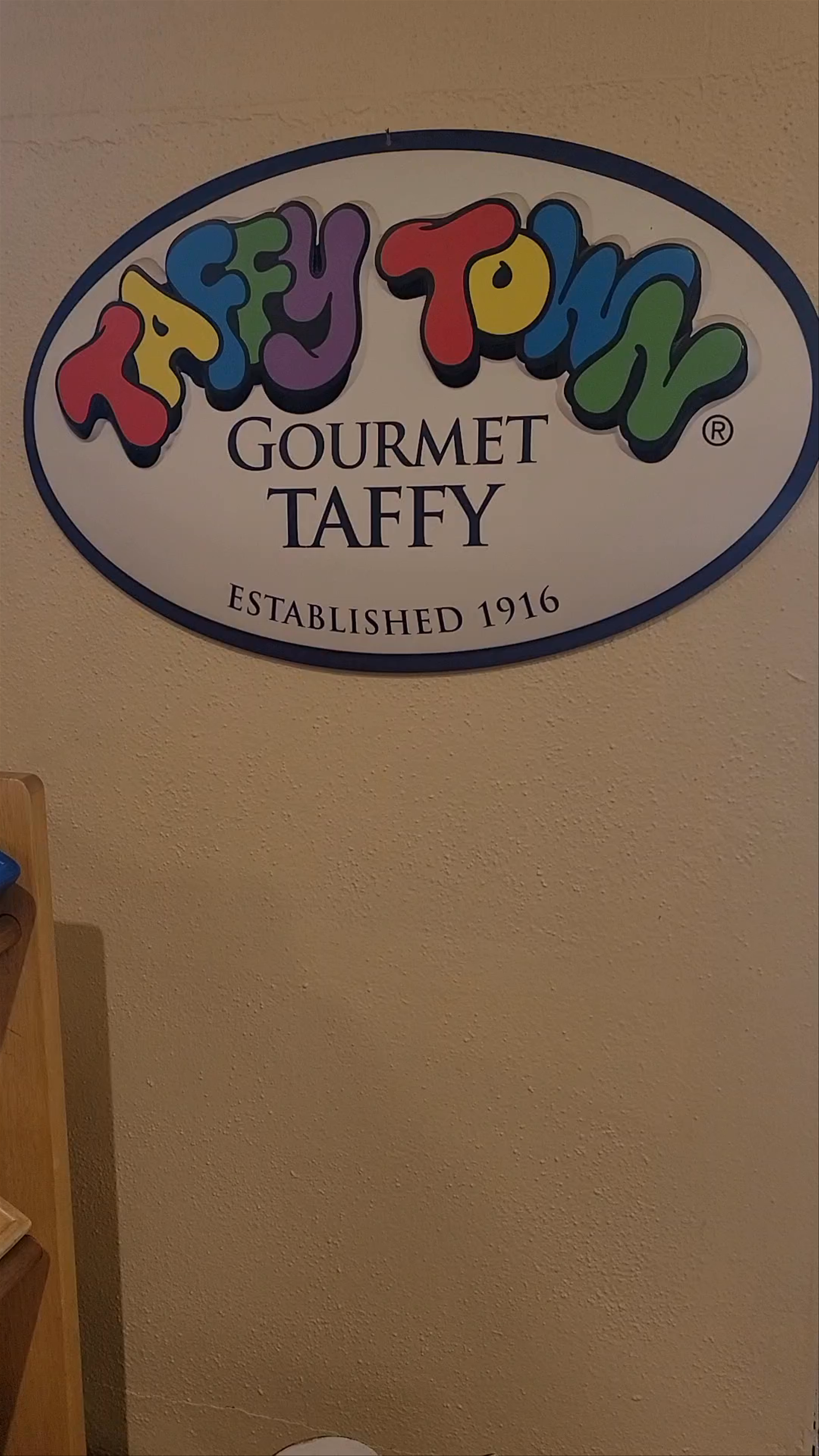 Taffy Town Gourmet Taffy: Classic Candy Experience in Omaha