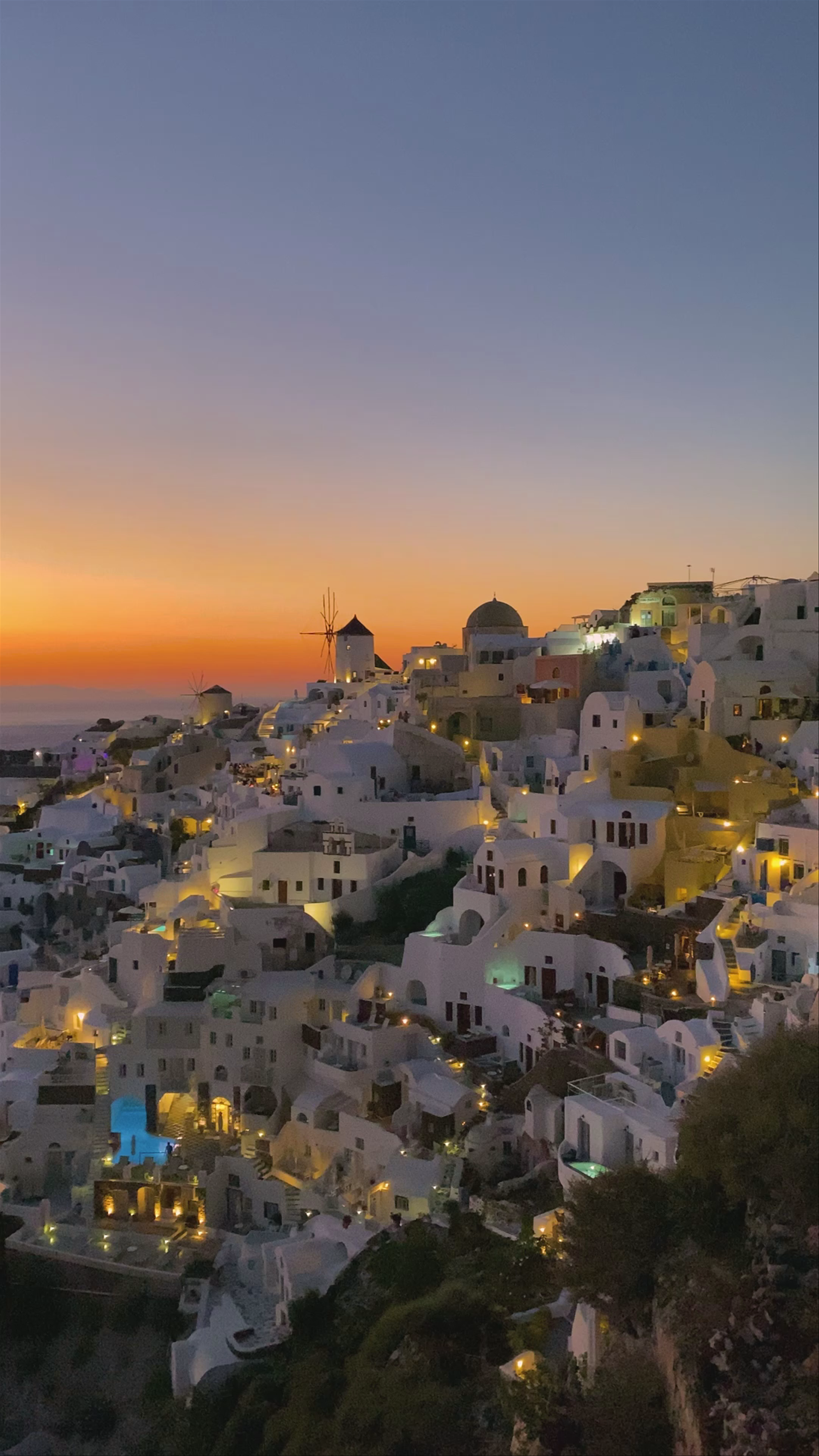 Sunset Magic in Oia Santorini: A Dreamy Evening in Greece