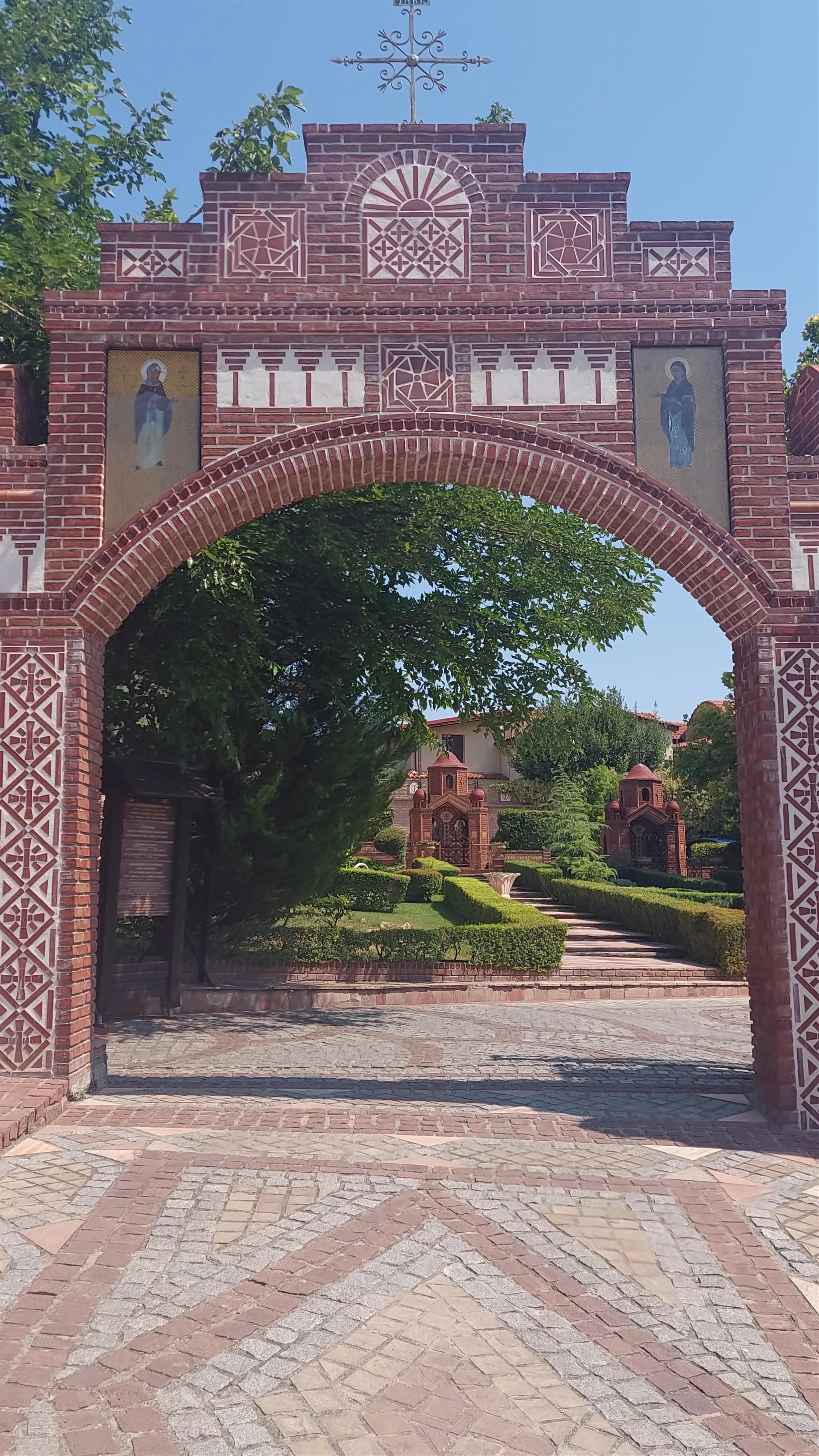 Ιερά Μονή Οσίου Εφραίμ του Σύρου: Serene Orthodox Monastic Beauty in Kondariotissa