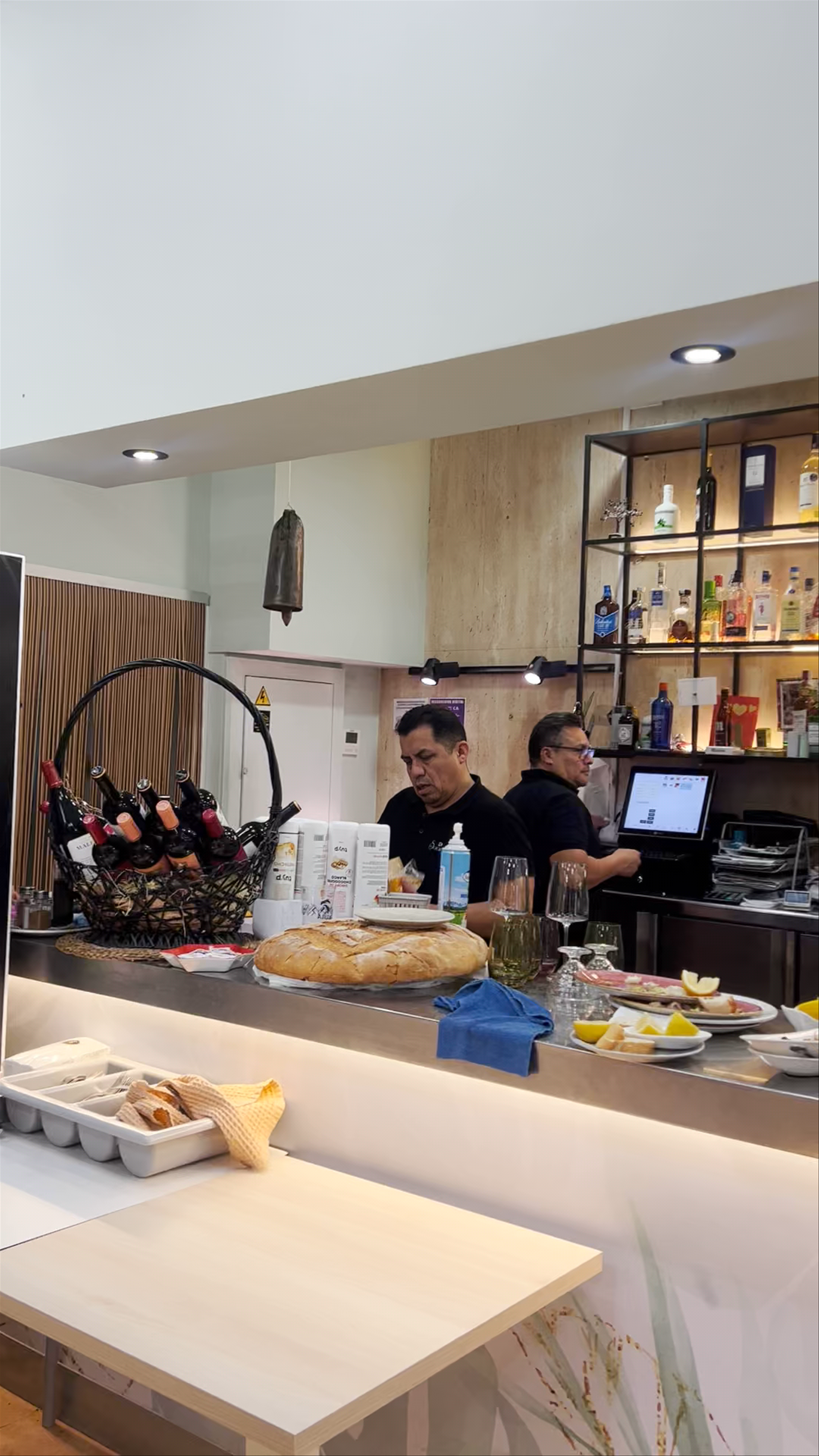 Carnes Los Sarangos: Authentic Spanish Seafood & Meat Experience in Archena
