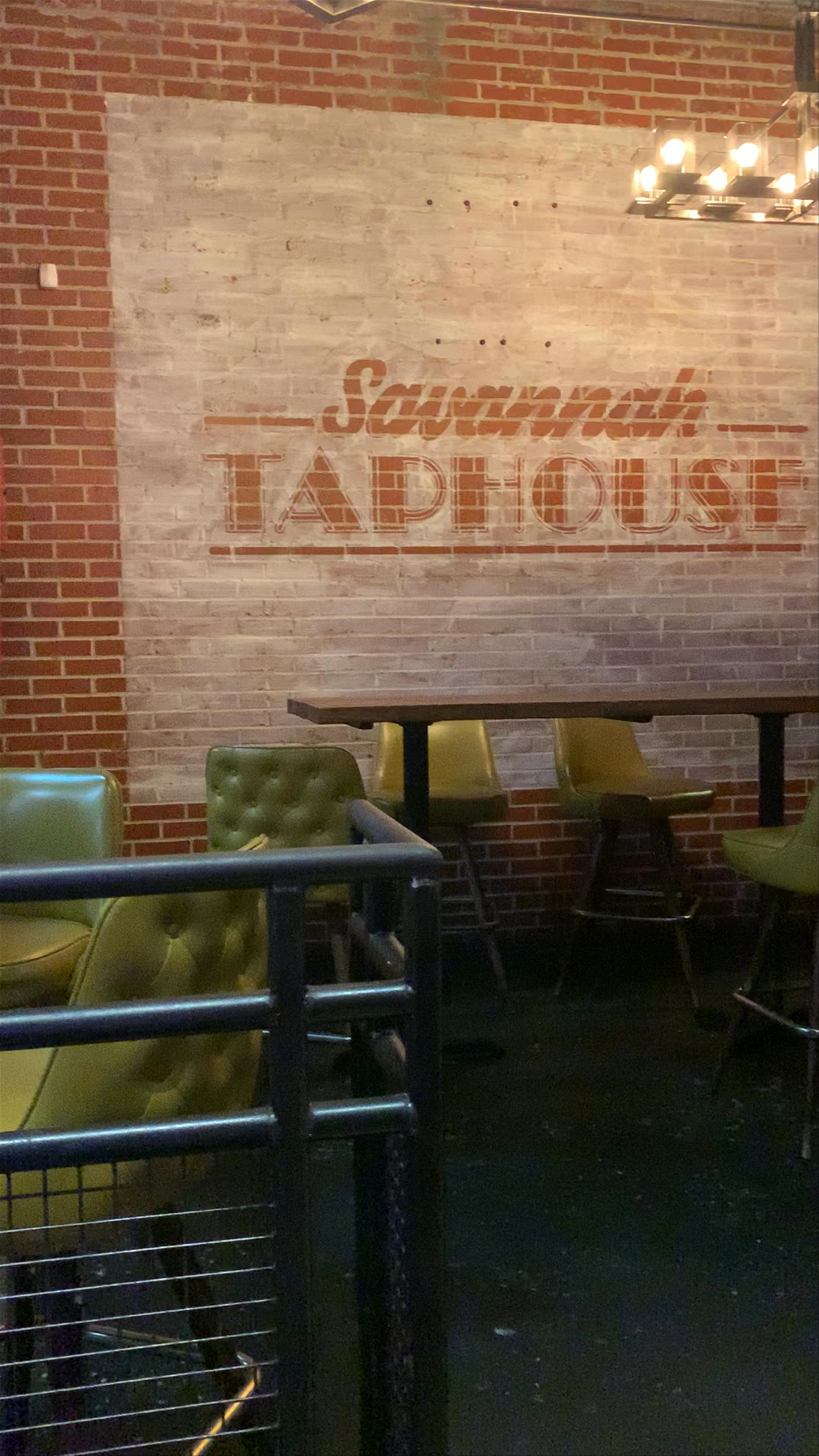 Inside Savannah Taphouse: A Cozy Urban Bar Experience