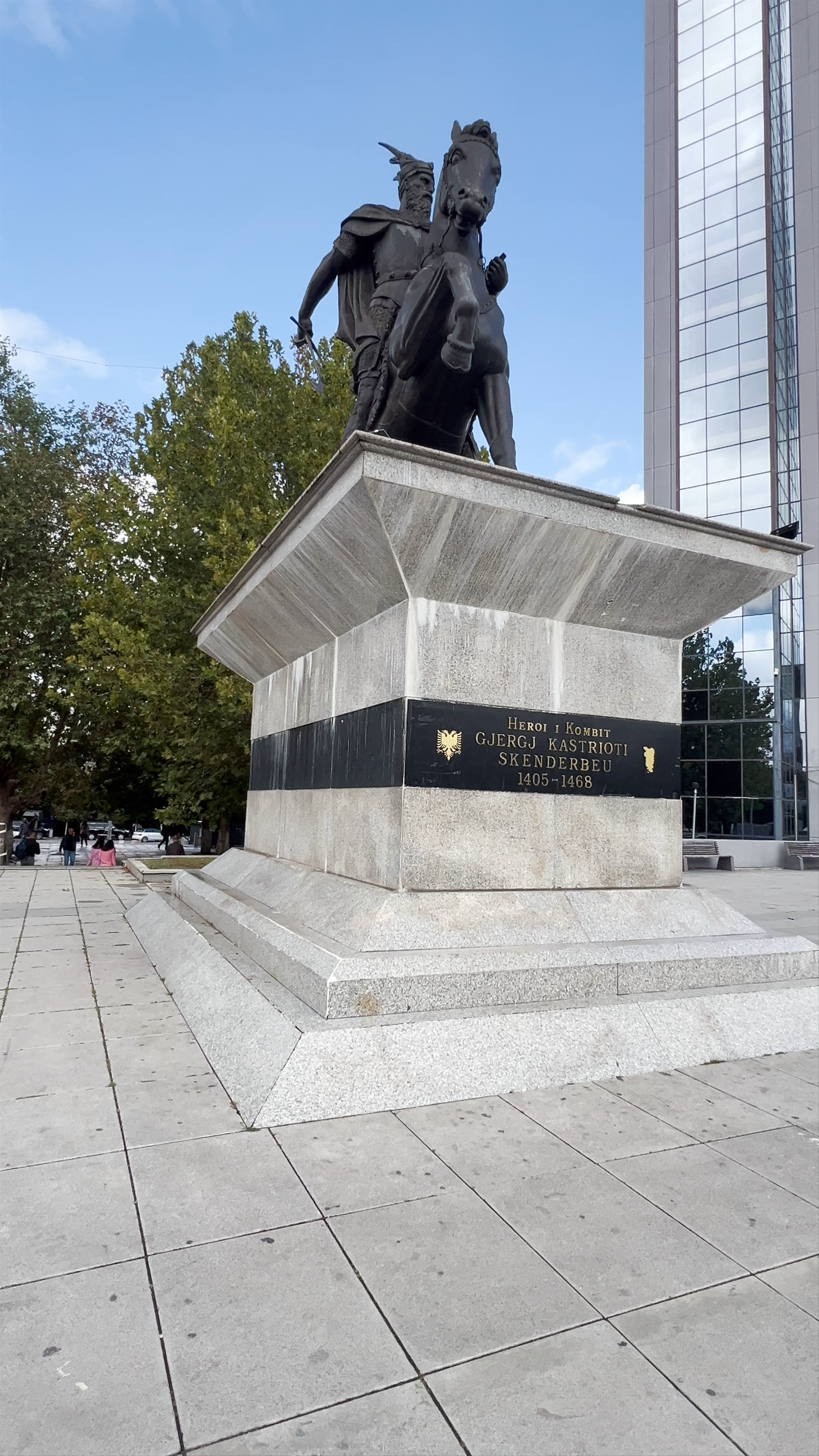 Sheshi "Skënderbeu"