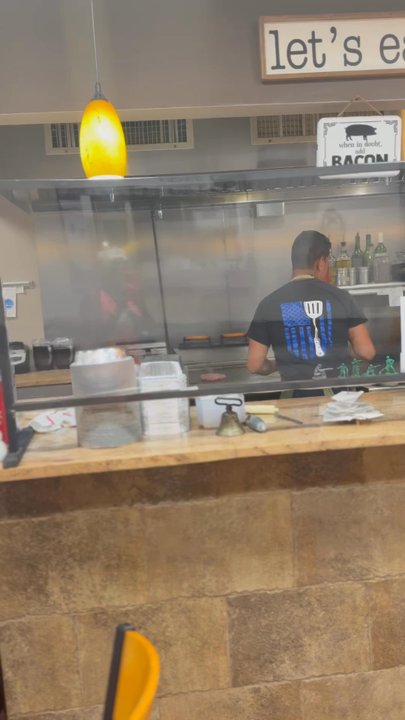 Vinny's Lunchbox - Family friendly restaurant... - American Near Me - Brooklyn, New York