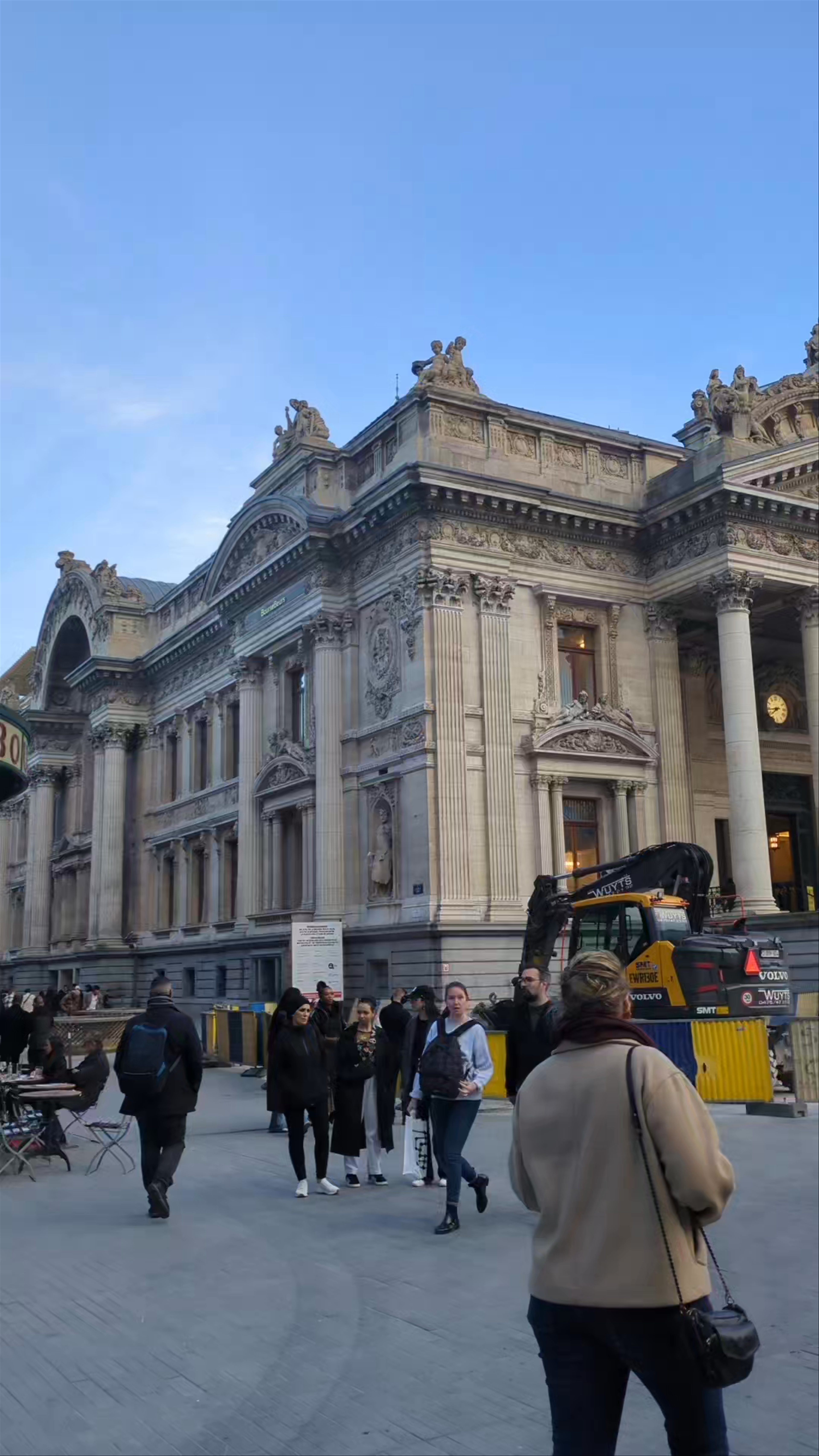Bourse de Bruxelles: Architectural Grandeur in Brussels' Historic Heart