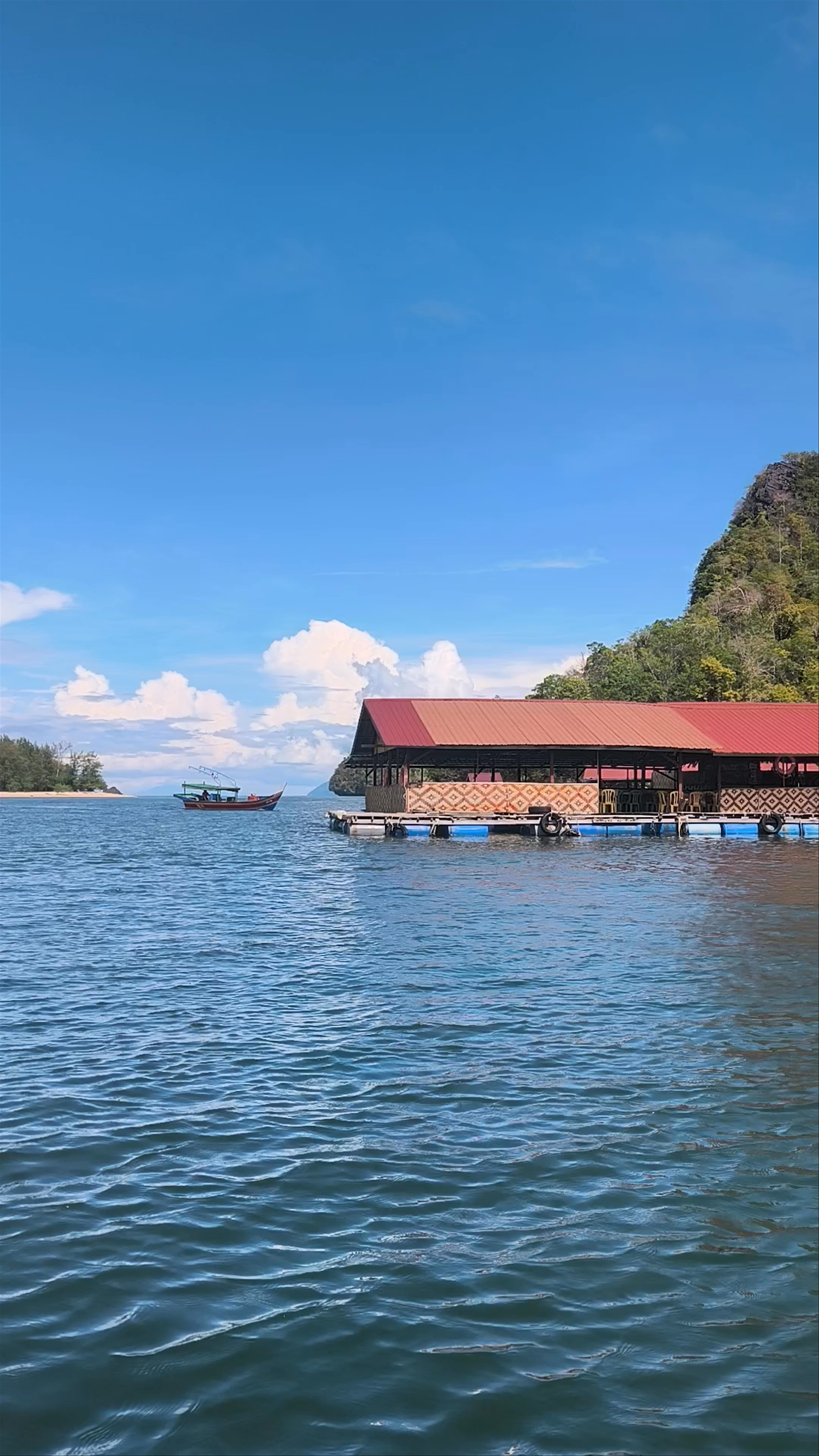 Tanjung Rhu Floating Restaurant & Fishfarm Experience in Langkawi