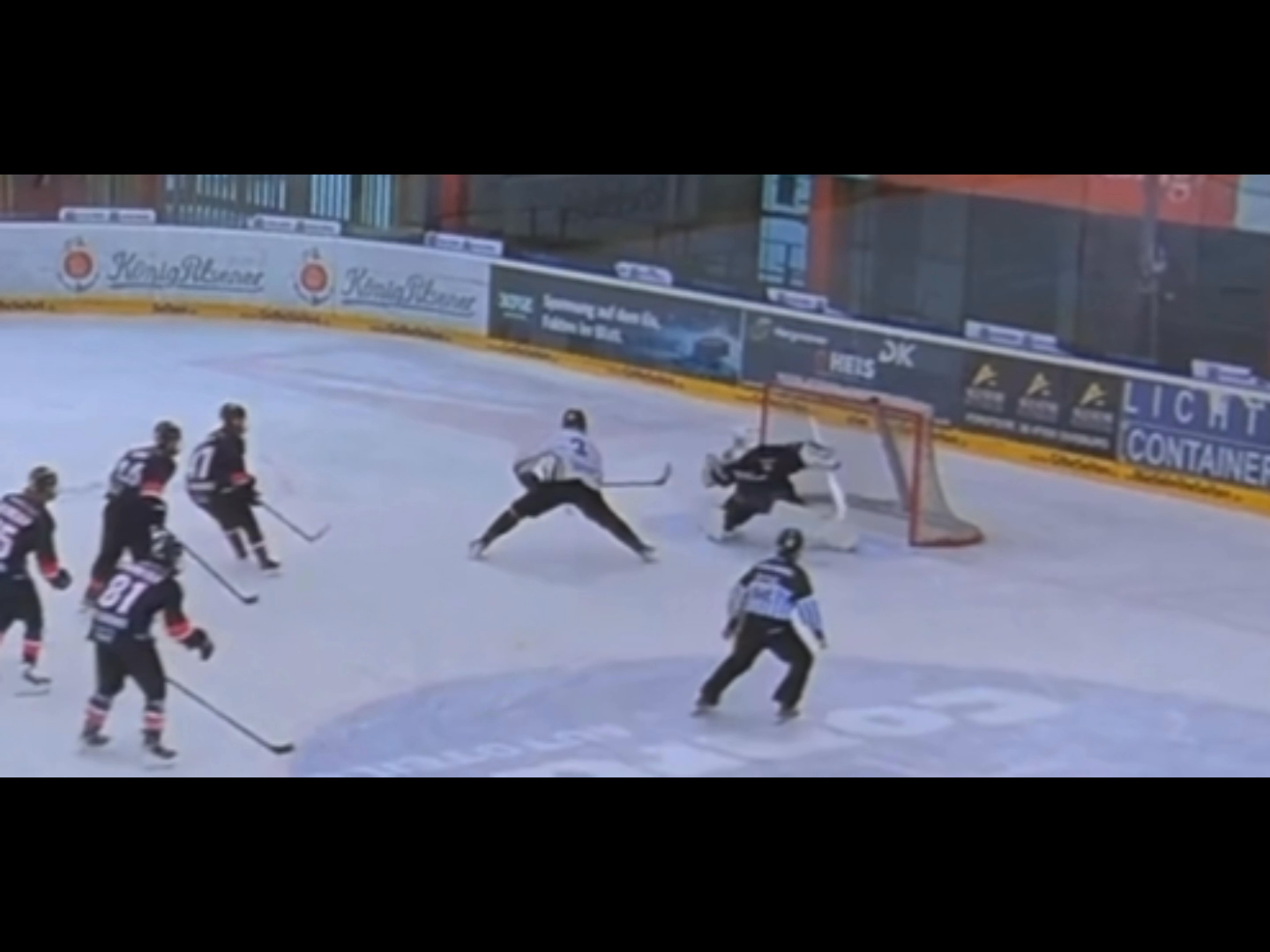 Mats Kienen's Incredible Breakaway Save | EV Duisburg U17 Highlights