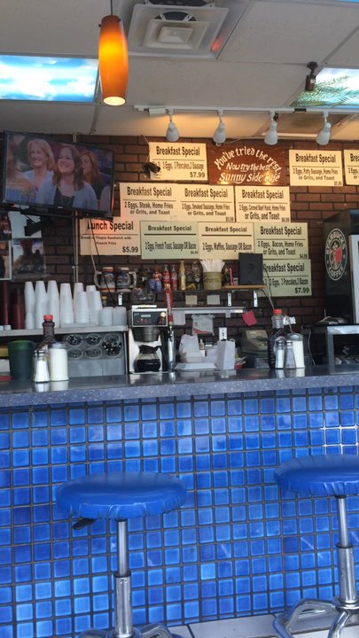 Sunnyside Cafe - Very small - Cafes Near Me - North Miami, Florida