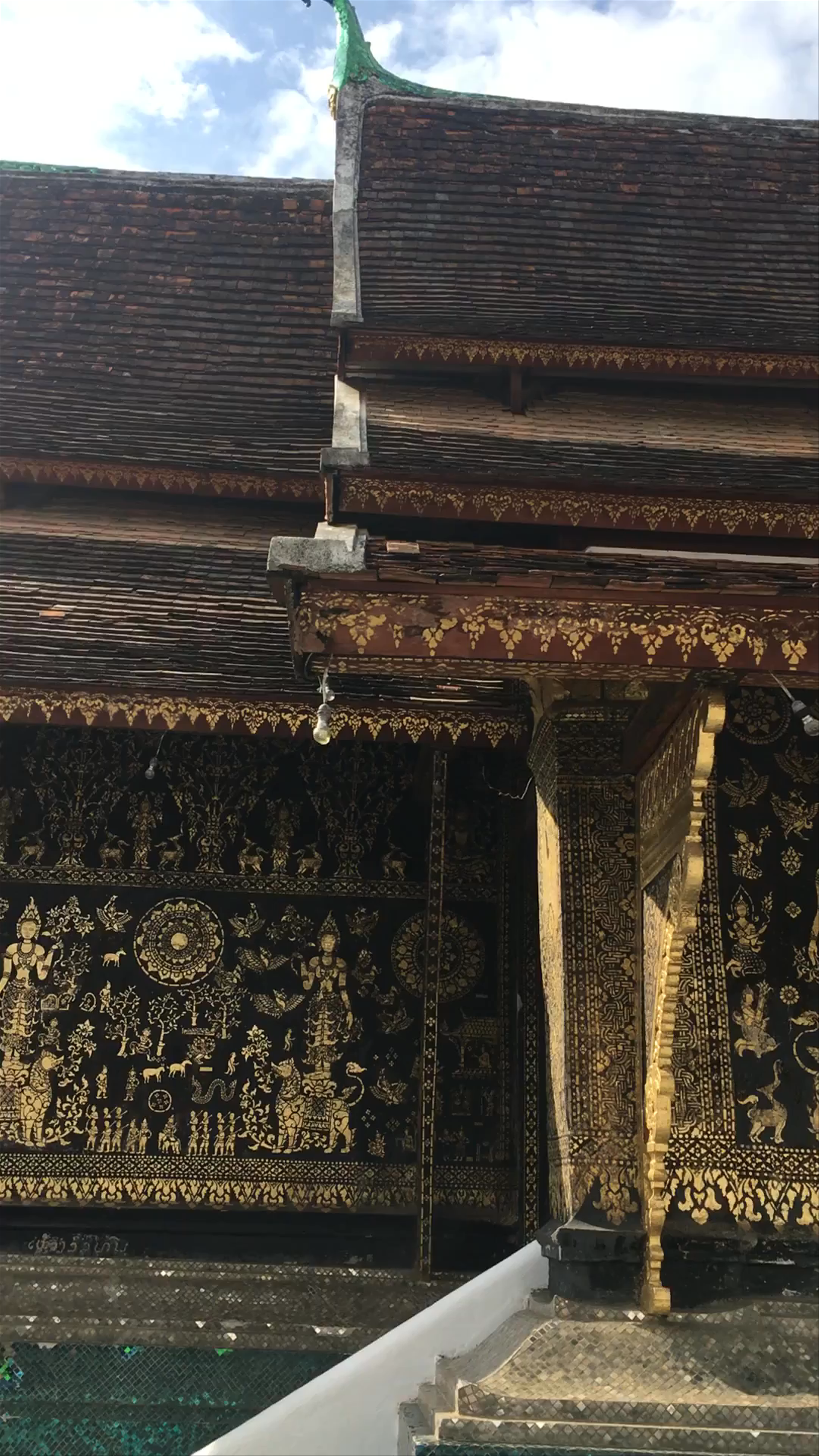 Wat Xiengthong: Sacred Elegance in Luang Prabang, Laos
