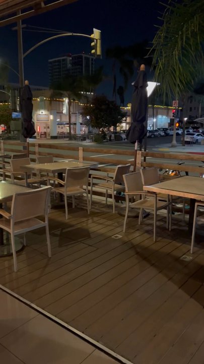 Bistro Bar - 7pm on a Tuesday. Dead quiet. - New American Near Me - Long Beach, California