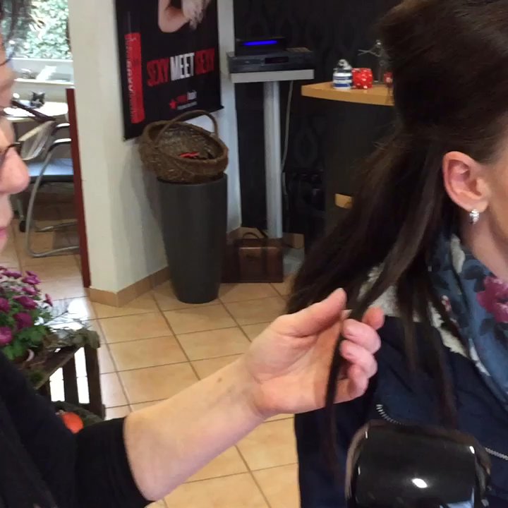 Friseur-Titzer - Locken bei Friseur Unicut in Oldenburg mit Hilfe des BaByliss Lockenstyler C1000E - Hair Salons Near Me - Oldenburg, NI
