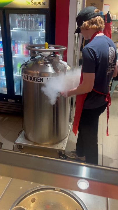 Sub Zero Nitrogen Ice Cream - Nitrogen process for Citric Substance ice cream - Ice Cream & Frozen Yogurt Near Me - Naples, Florida