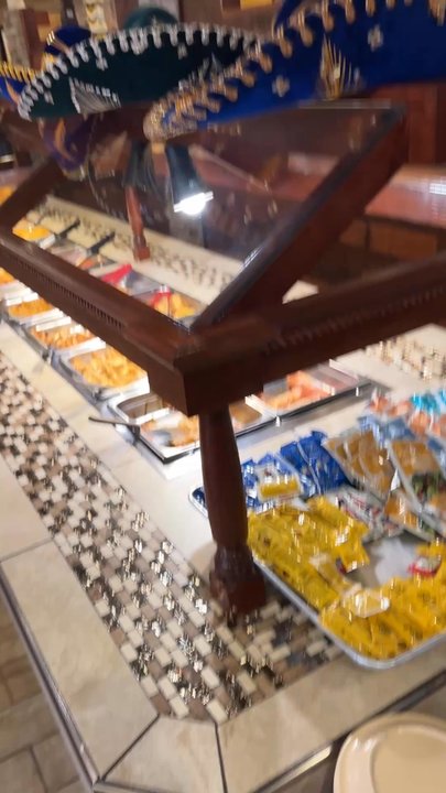 El Mariachi - Video of the Buffet line. This was at 1pm so at the end of lunch. And you can see it is still pretty stacked. - Mexican Near Me - Batesville, Mississippi