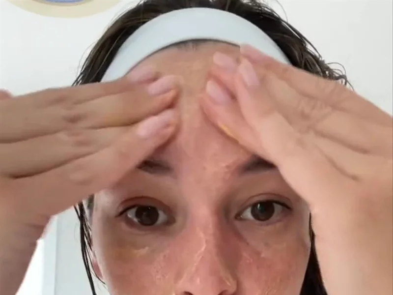 Alya Skin Face Scrub